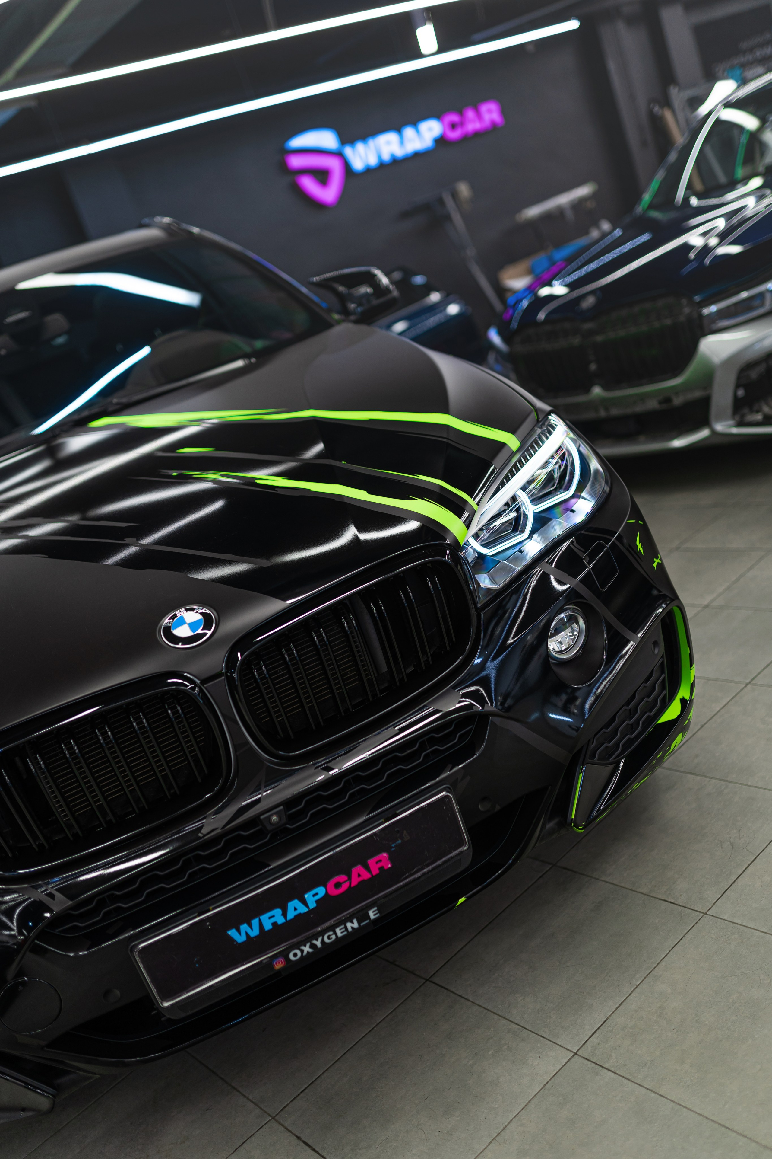 Винилография на BMW X6. Студия дизайна и оклейки авто Barmaley Design