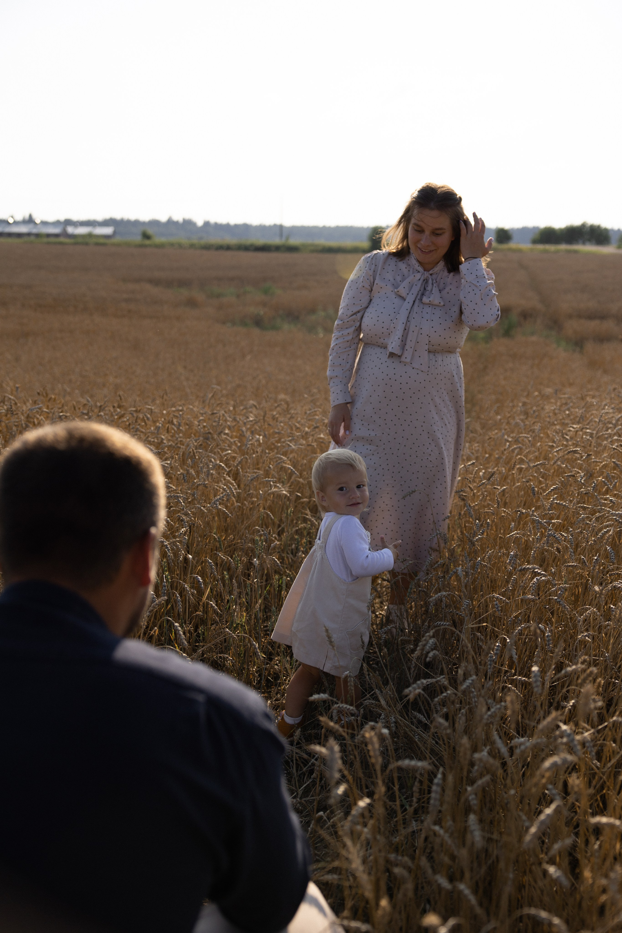 Семейная в поле. Свадебный фотограф в Санкт — Петербурге и Ленинградской о