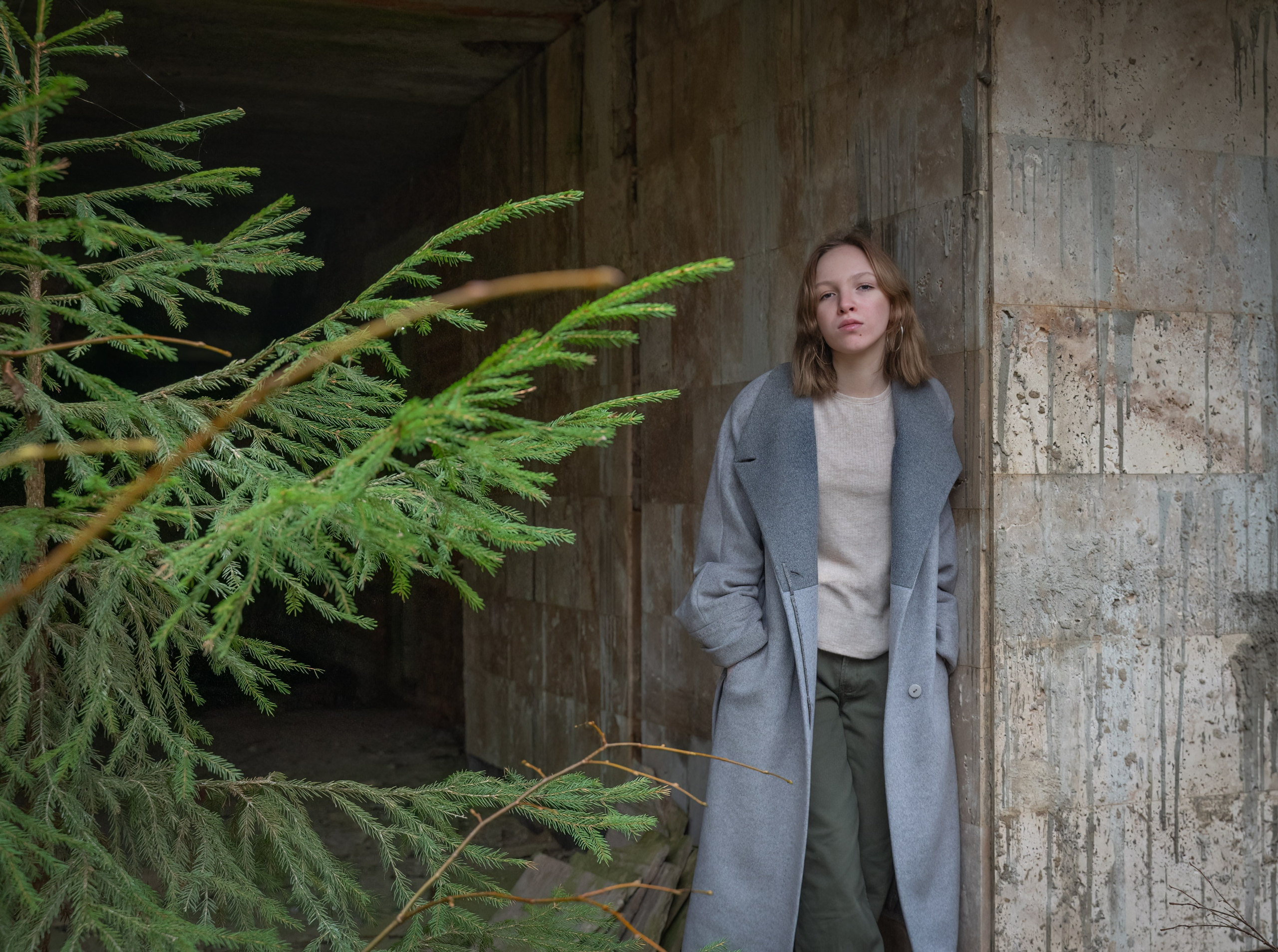 Осенняя фотосессия в заброшенной территории. Портретный фотограф в Москве Казьмина Олеся