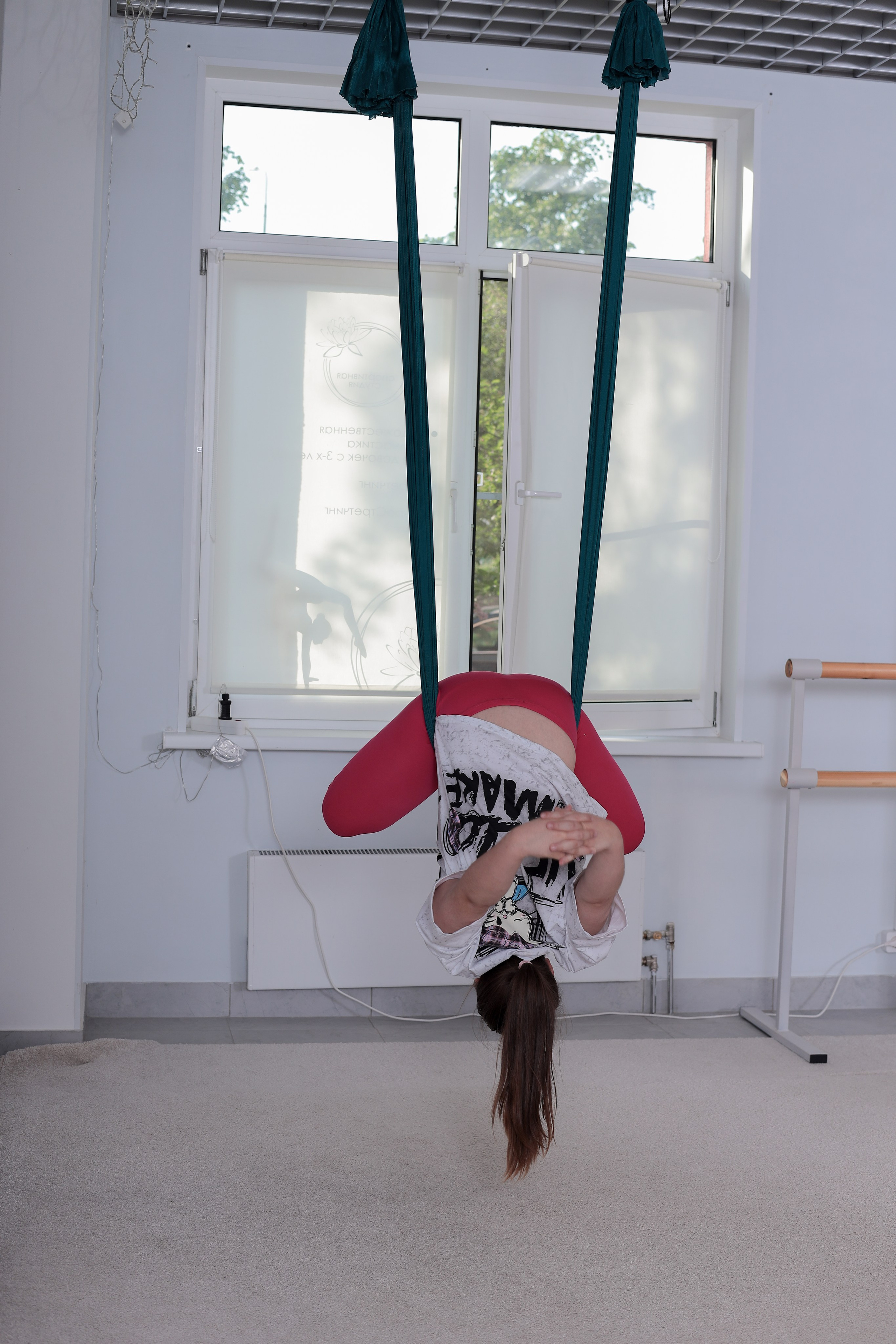 Детская аэройога. Фотограф Надршина Лилия