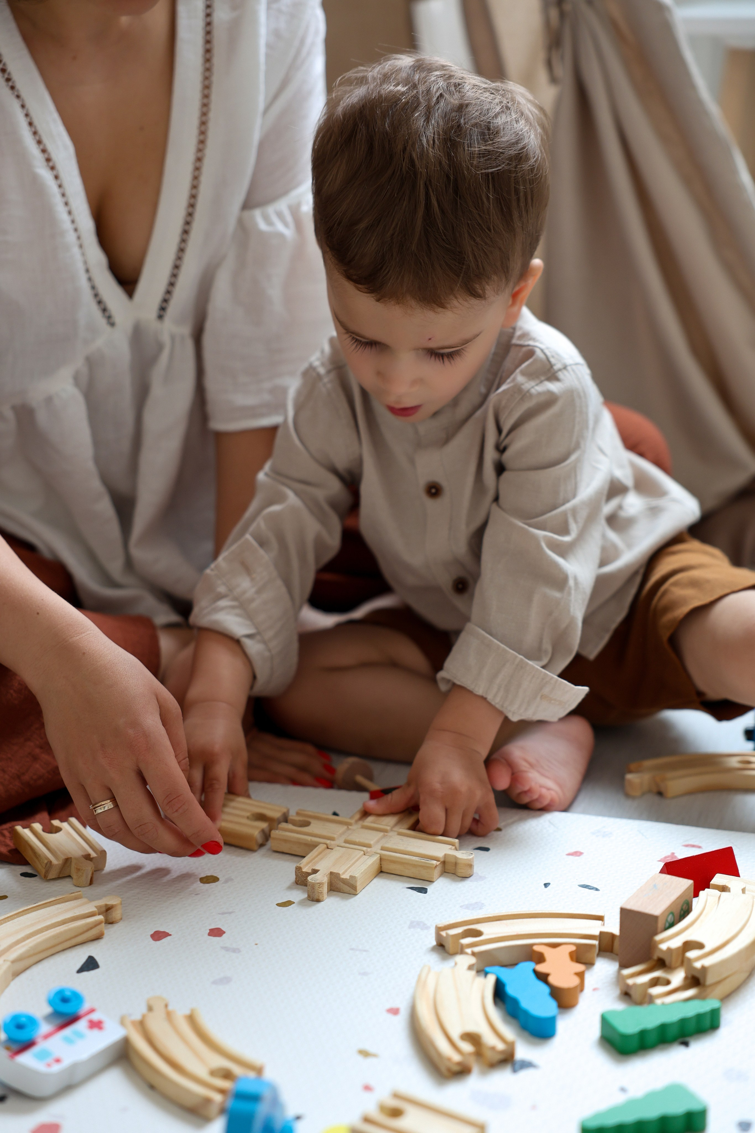 Катя и Платон играют. Ваш семейный newborn и lifestyle фотограф в СПБ Наталья Журавлева