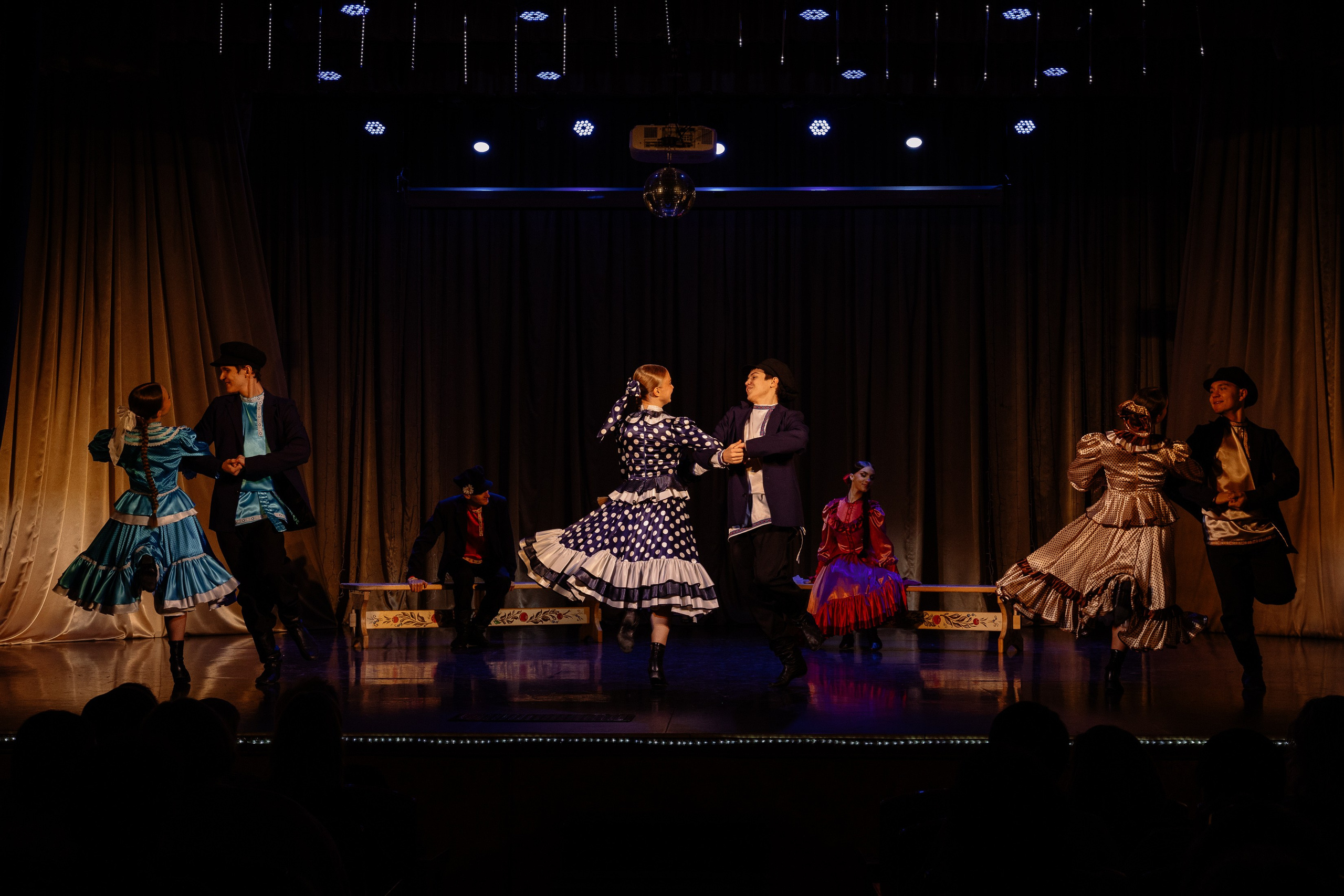 Сибирские узоры ДК Ефремова. Фотограф Юлия Мальцева