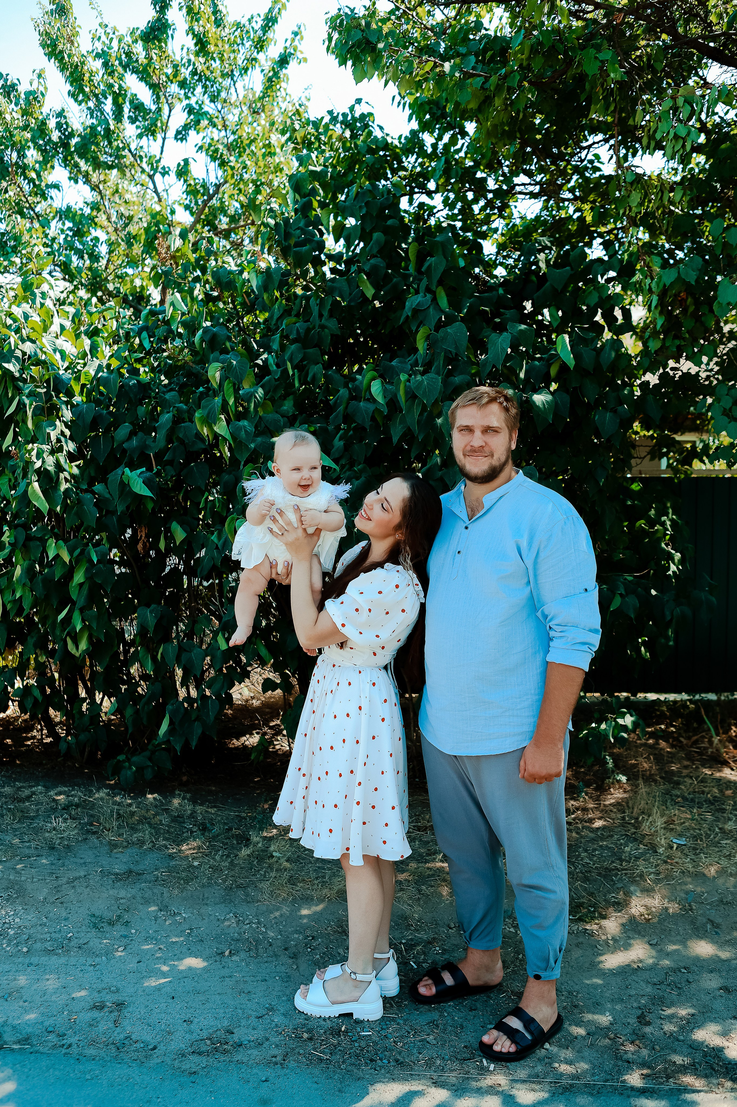 Таинство Крещения Отца и Дочери. Свадебный фотограф Евгения Фролова г. Каменск-Шахтинский, Донецк, Ростов