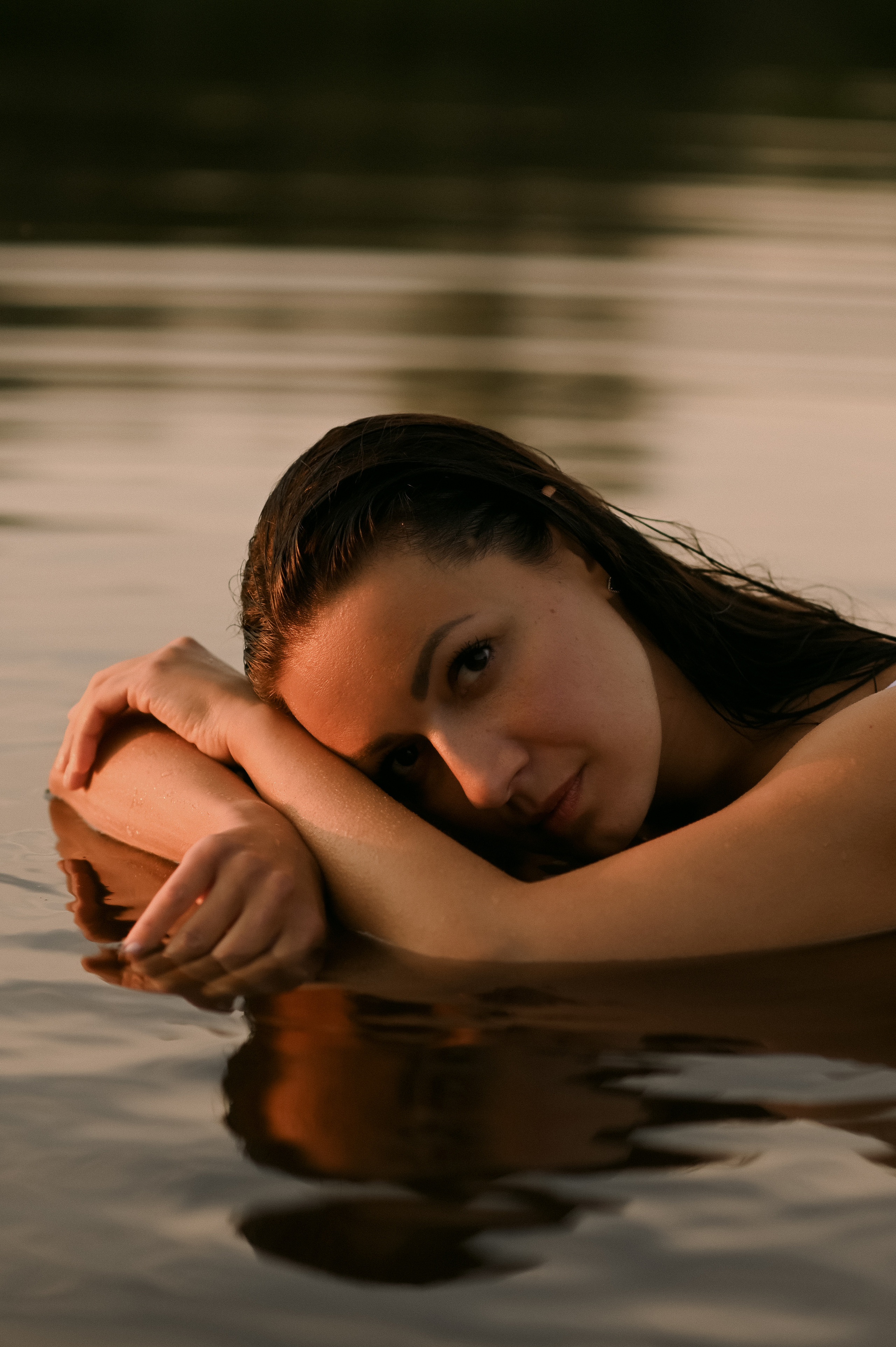 В воде на закате. Профессиональный фотограф в Рязани