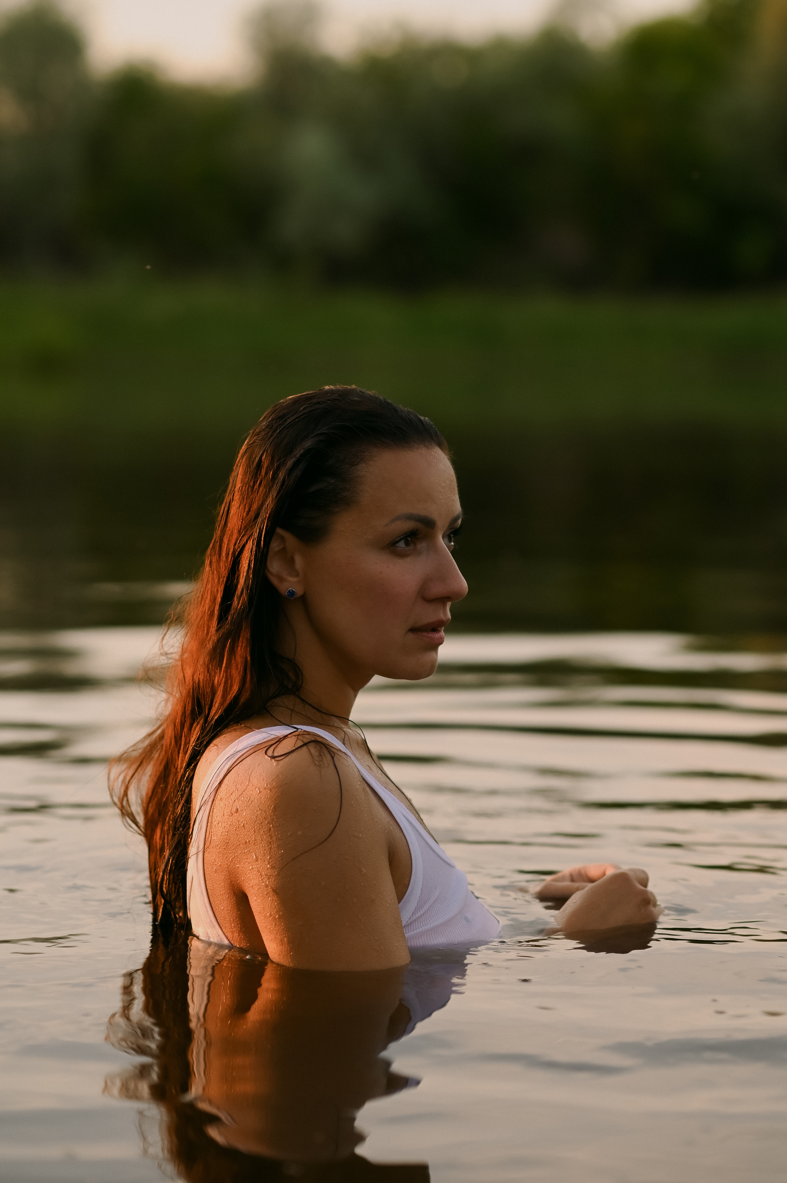 В воде на закате. Профессиональный фотограф в Рязани