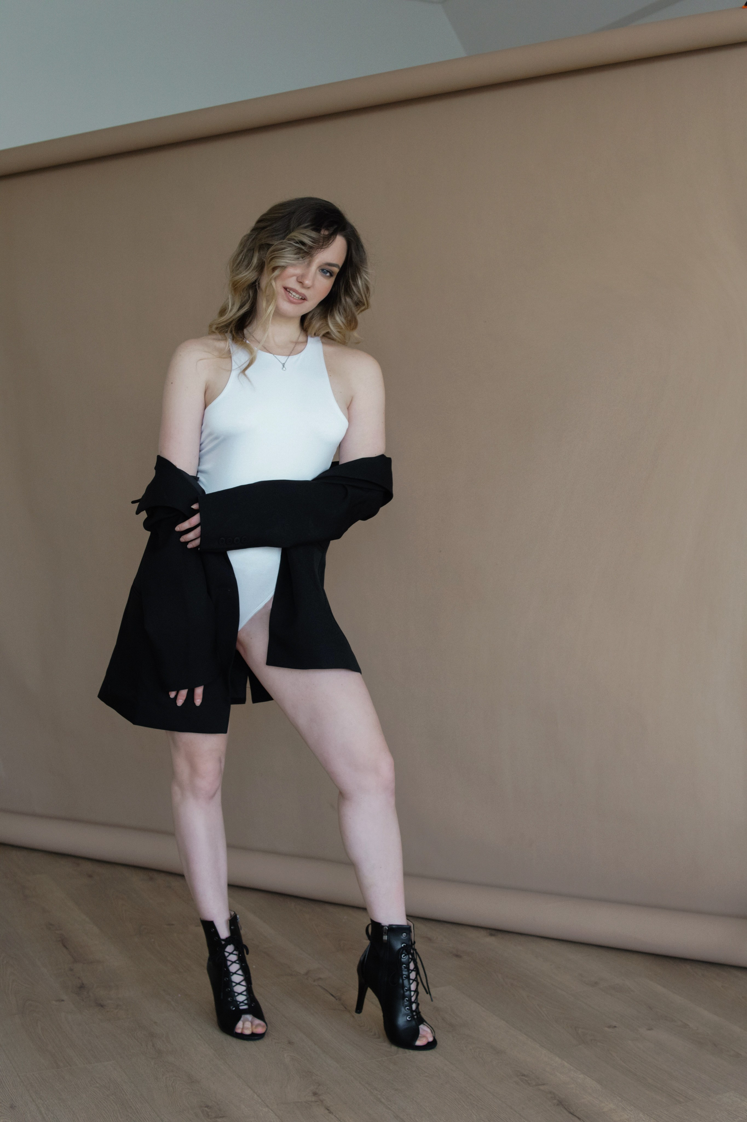 Саша, фотосессия с цветами. Фотограф в Минске Света Григорьева