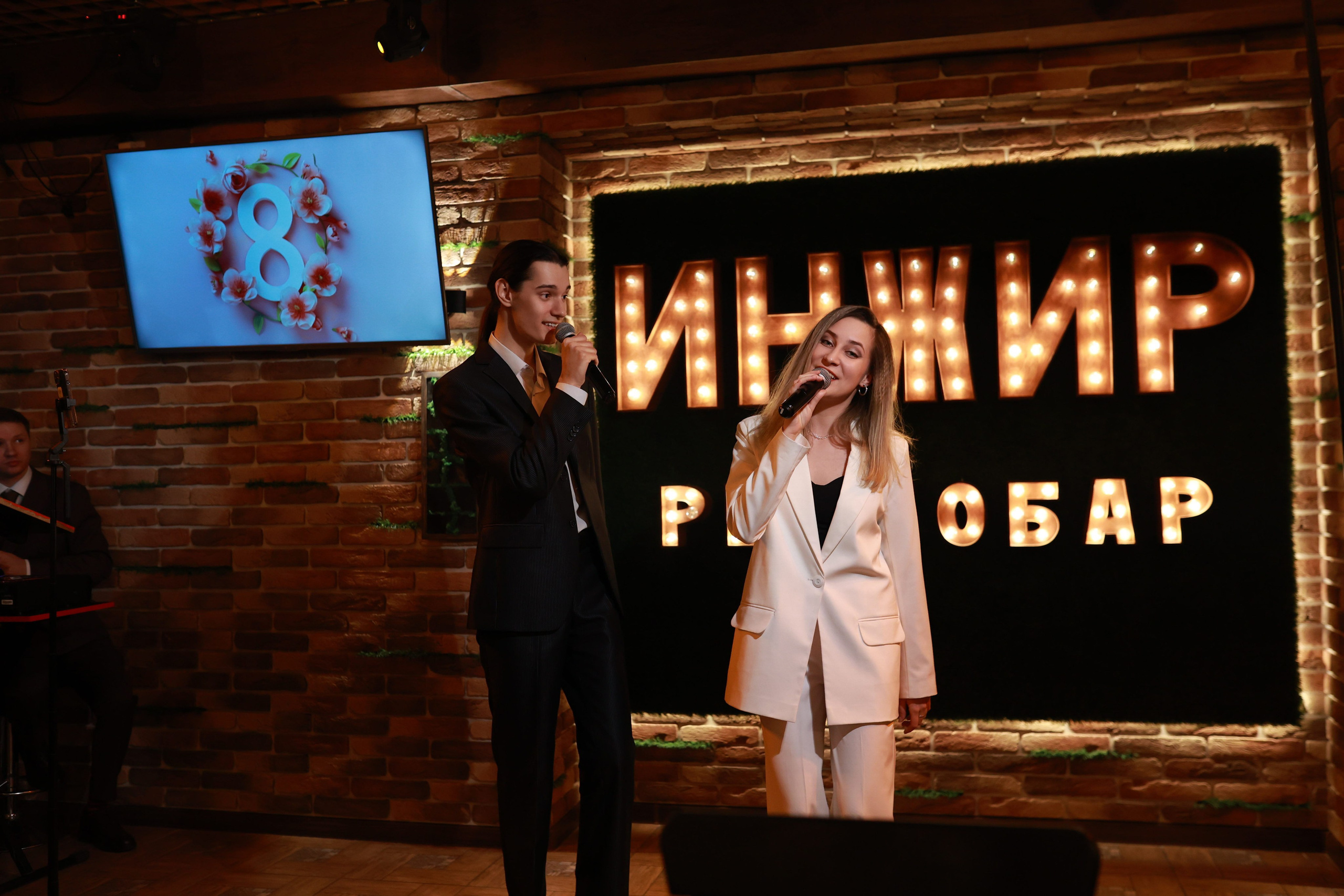 8 марта «Инжир». Andrey Pospelove. Фотограф в Саратове