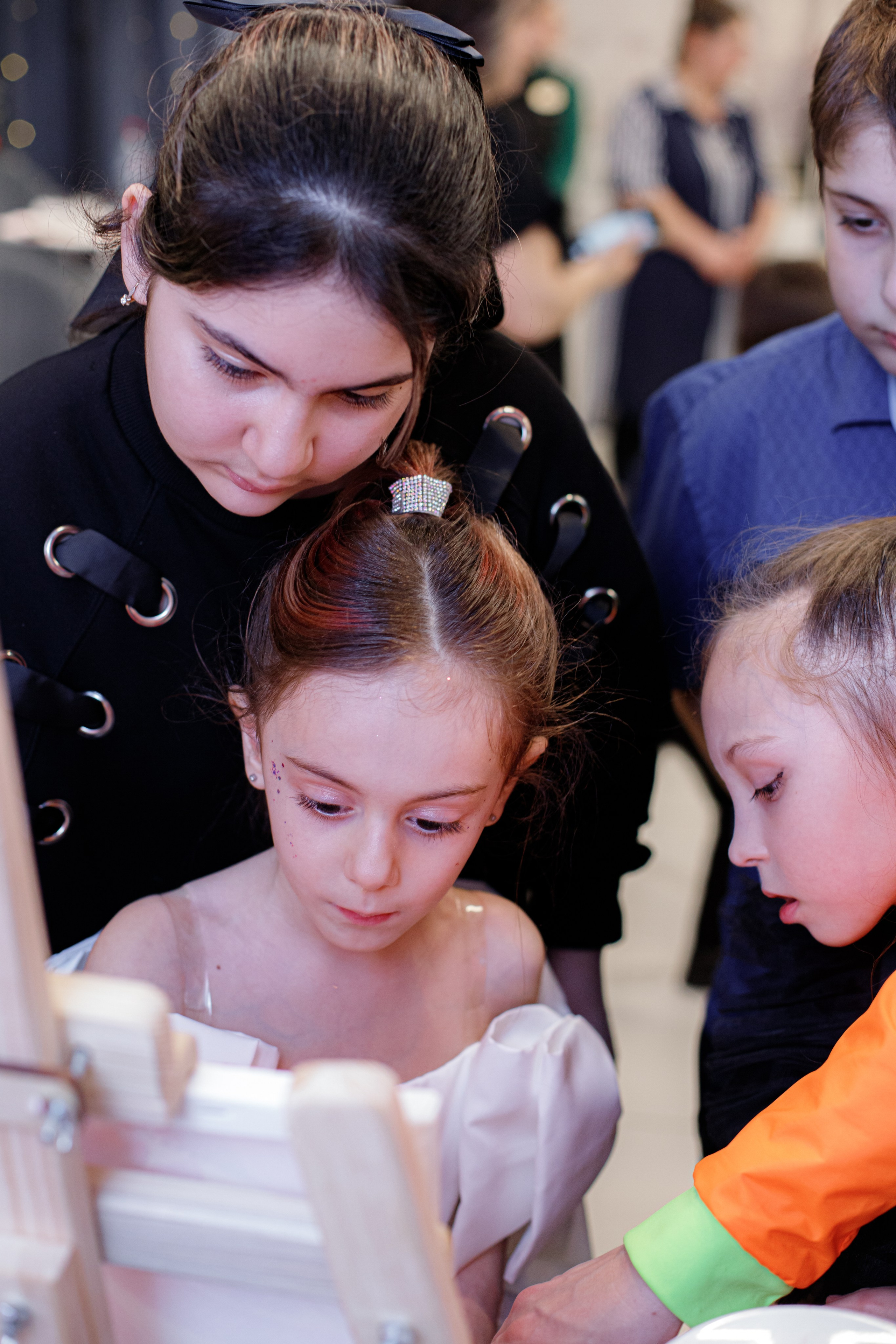 ASIA'S BIRTHDAY PARTY. Photokarish