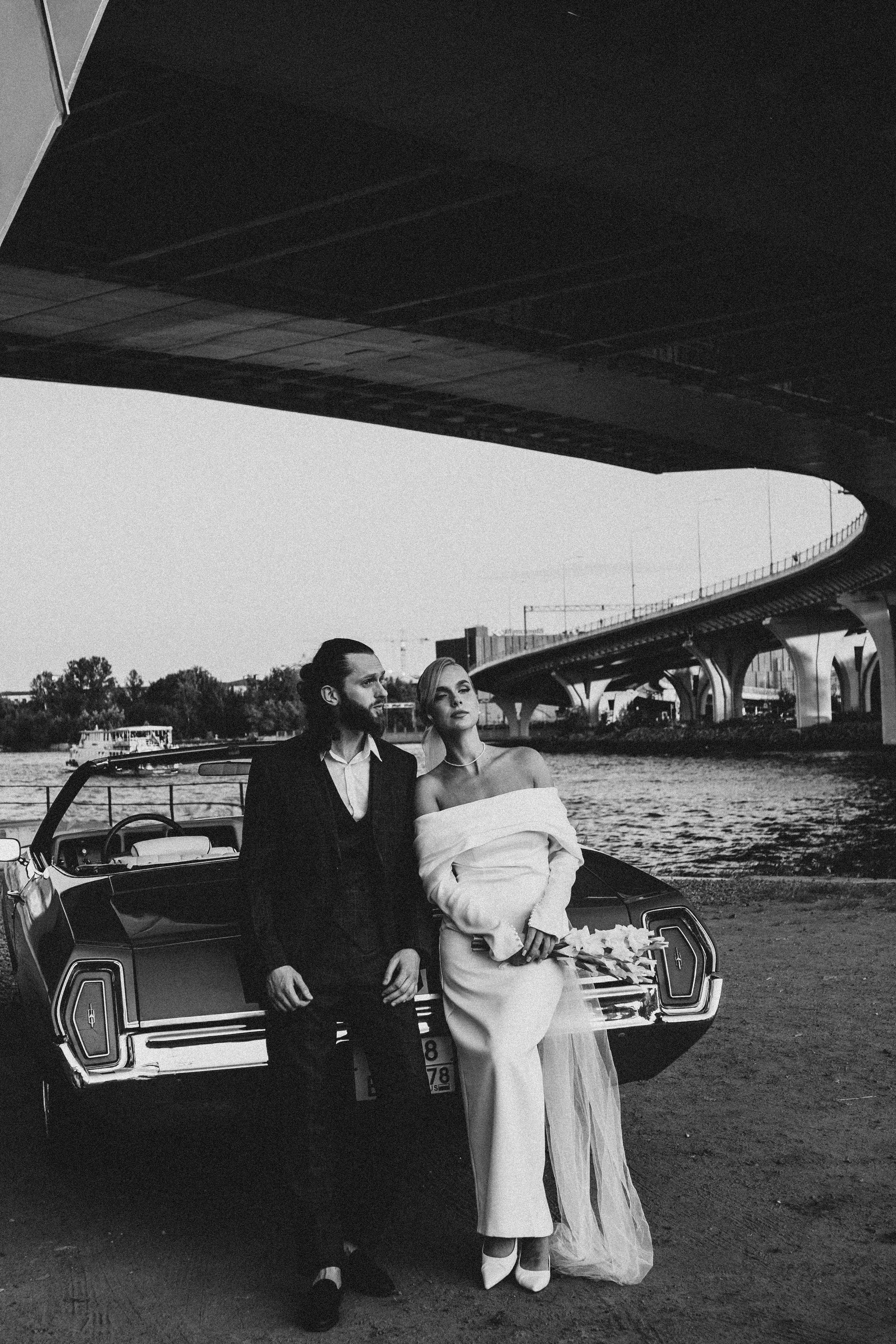 СВАДЕБНАЯ СЬЕМКА ВОЗЛЕ МСОТА БЕТАНКУРА НА КАБРИОЛЕТЕ. Профессиональный фотограф, Санкт-Петербург — Виктория Богомолова