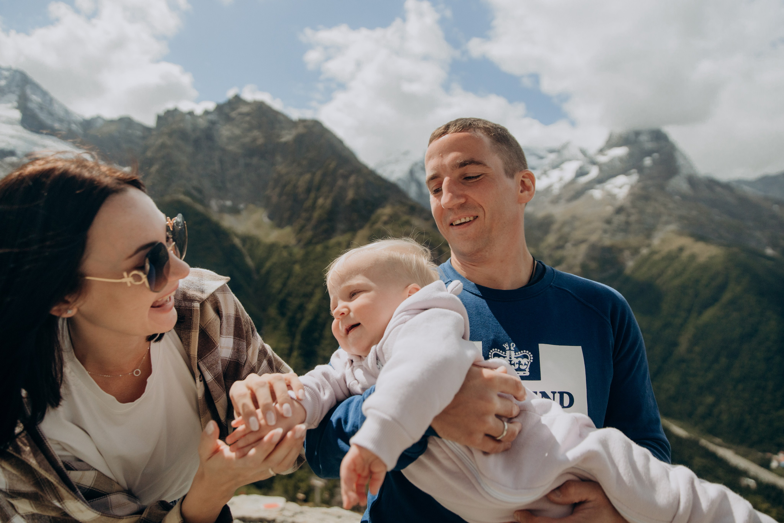 Юля с семьей, Домбай. Портфолио