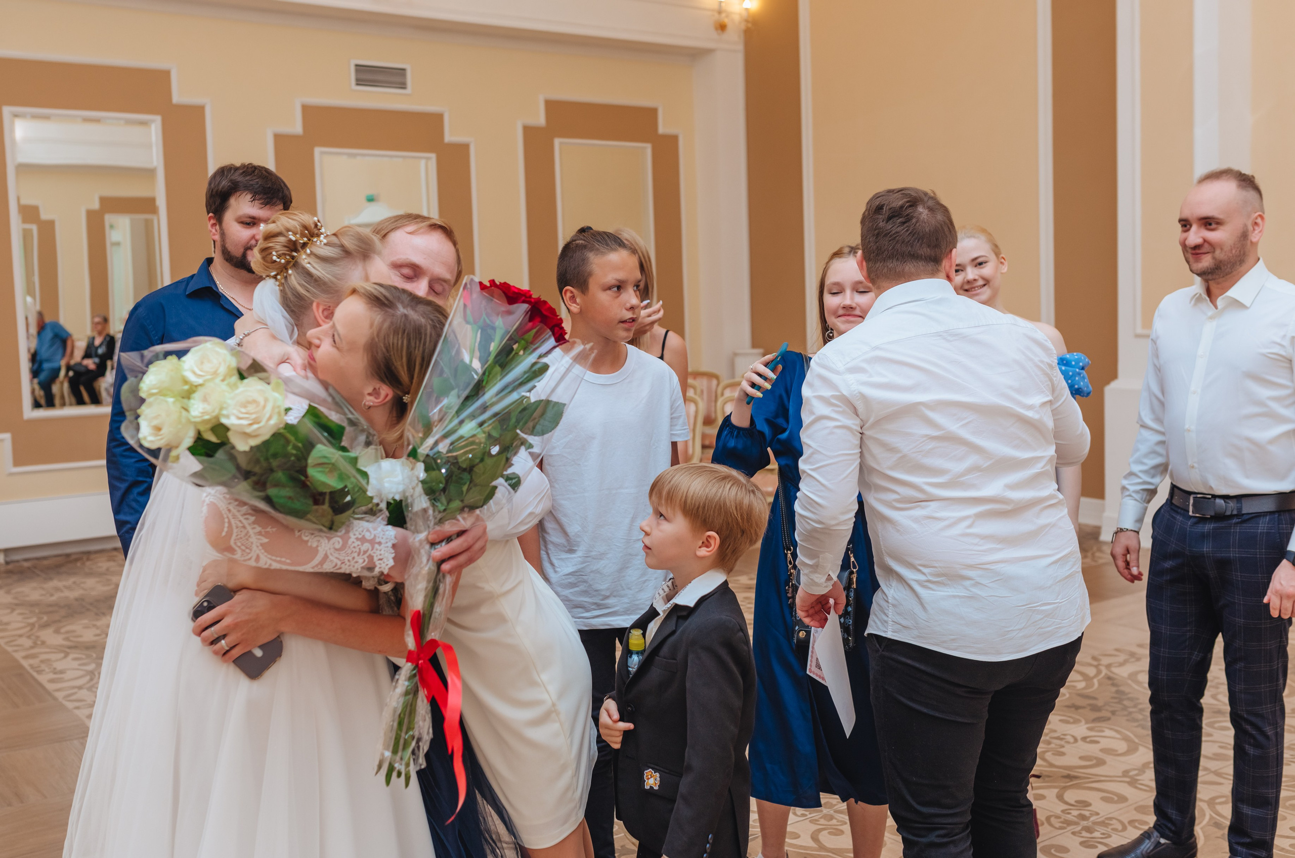 Евгения и Илья. ЗАГС Калининского района и прогулка на Финском заливе. Свадебный и семейный фотограф в Санкт-Петербурге и Сестрорецке