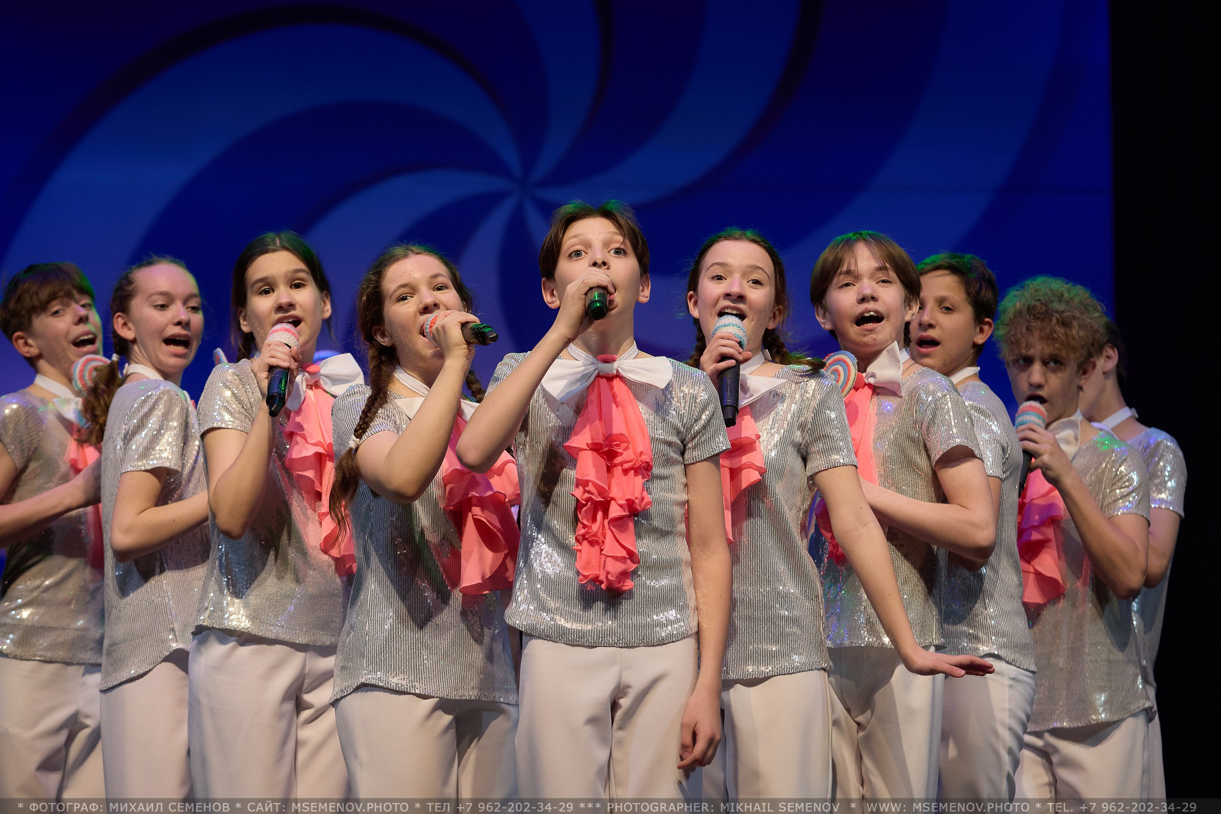 Концерт «Веселая семейка». Photographer for business Mikhail Semenov. Aqua photo studio, photo school