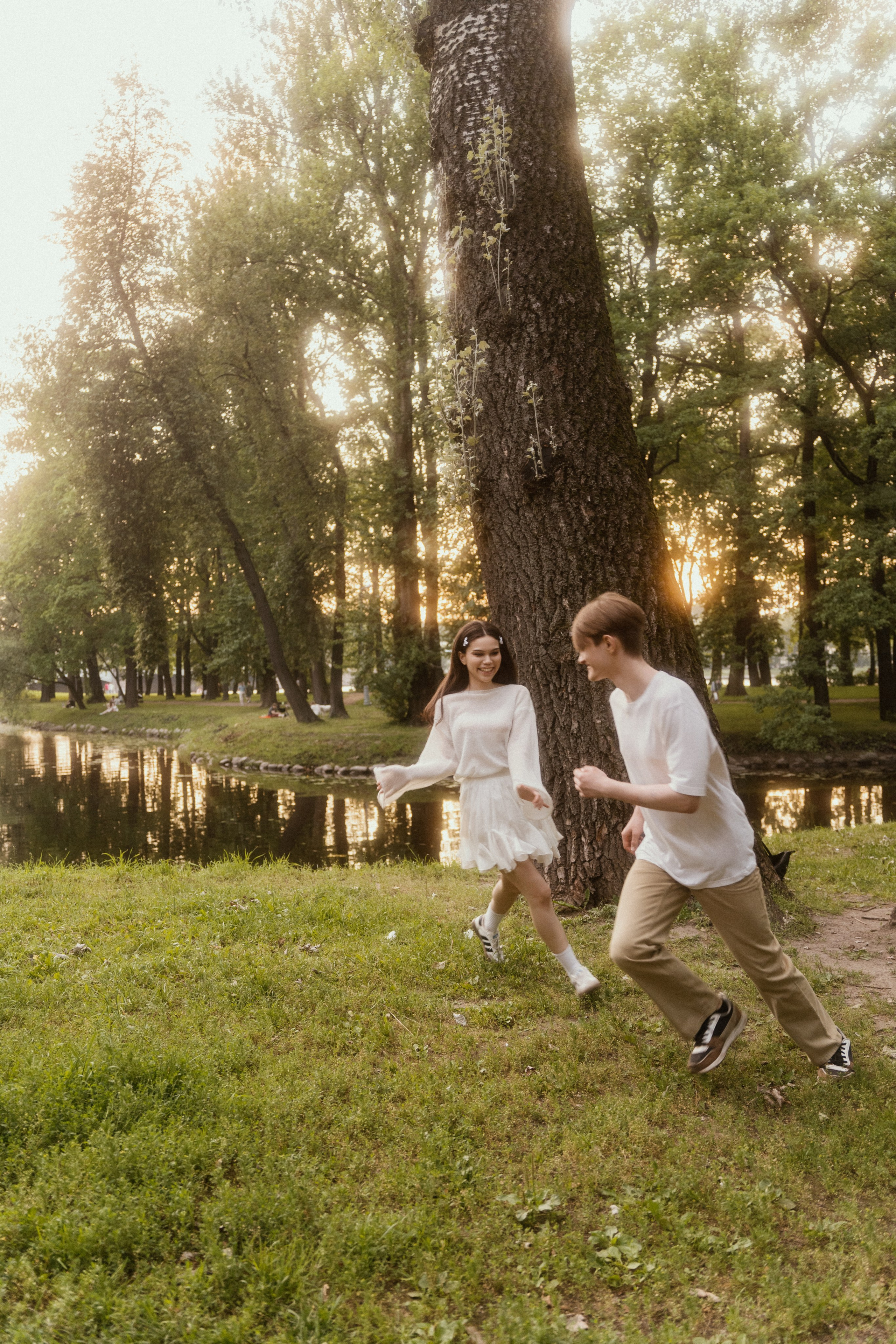 Фотосессия лавстори в Санкт-Петербурге. Лопухинский сад.