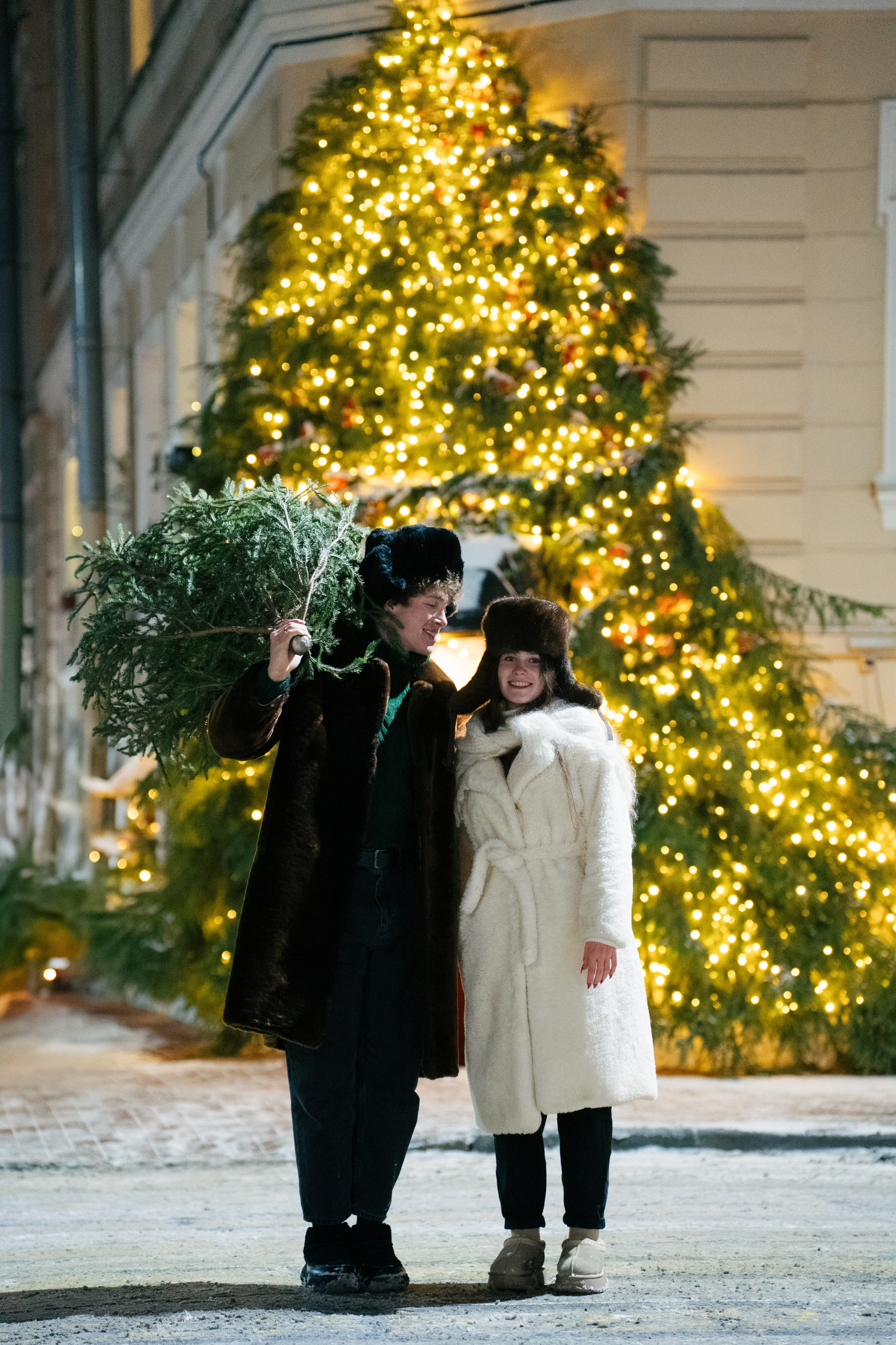 НОВОГОДНЯЯ ПРОГУЛКА ПАРЫ ПО ЧЕРНЫШЕВСКОЙ ПЕРЕД НОВЫМ ГОДОМ. Профессиональный фотограф, Санкт-Петербург — Виктория Богомолова