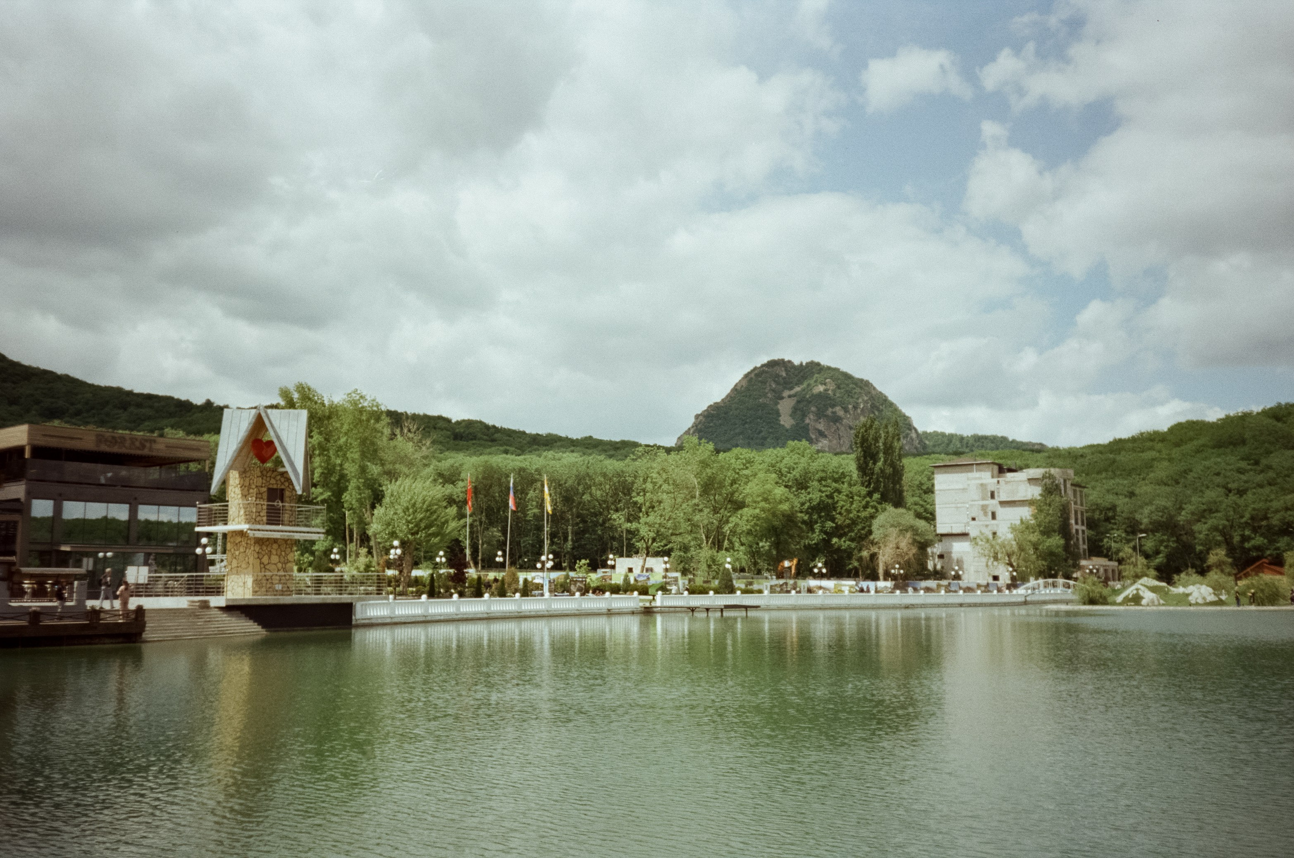 Туманное утро на дороге в Джилу-Су и солнечный Железноводск. Фотограф-документалист Мария Осокина