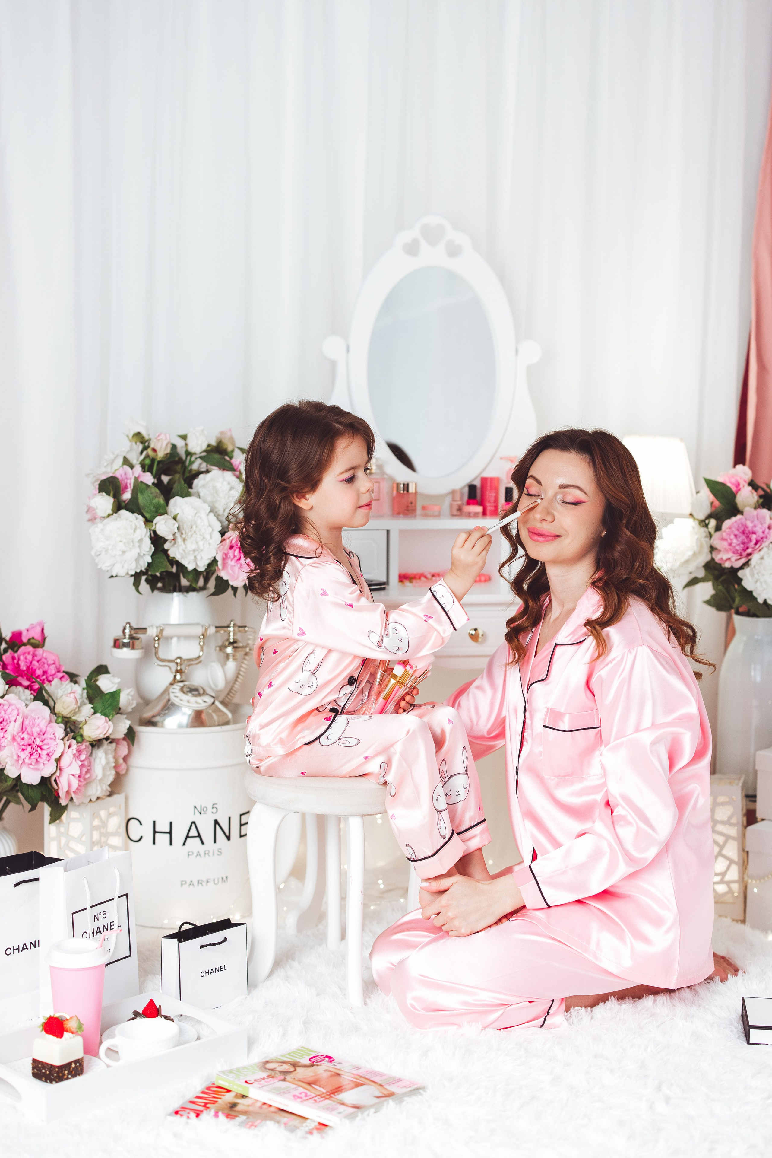 Фотосессия для девочек в стиле «Шанель». Семейный и детский фотограф в Краснодаре Анна Трашкова