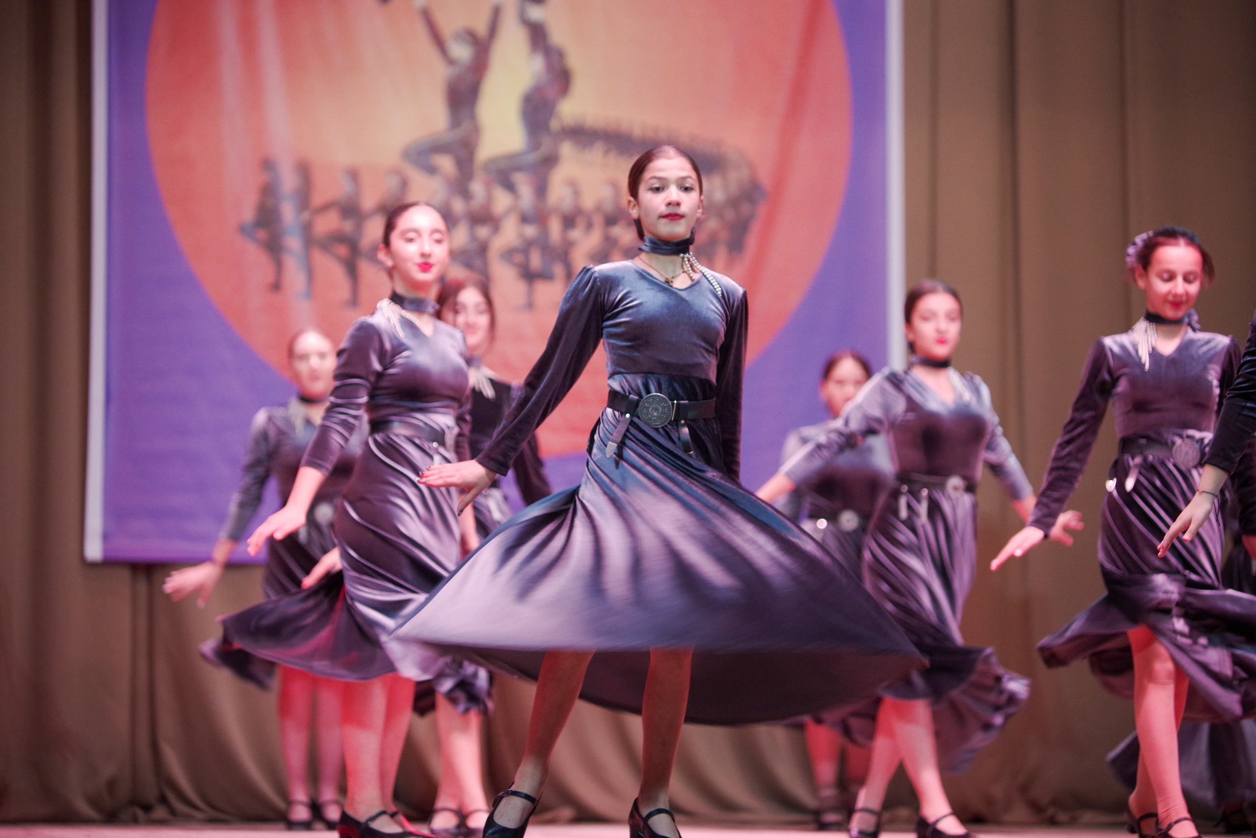 Грузинский танец. Портретный фотограф Денис Милютин