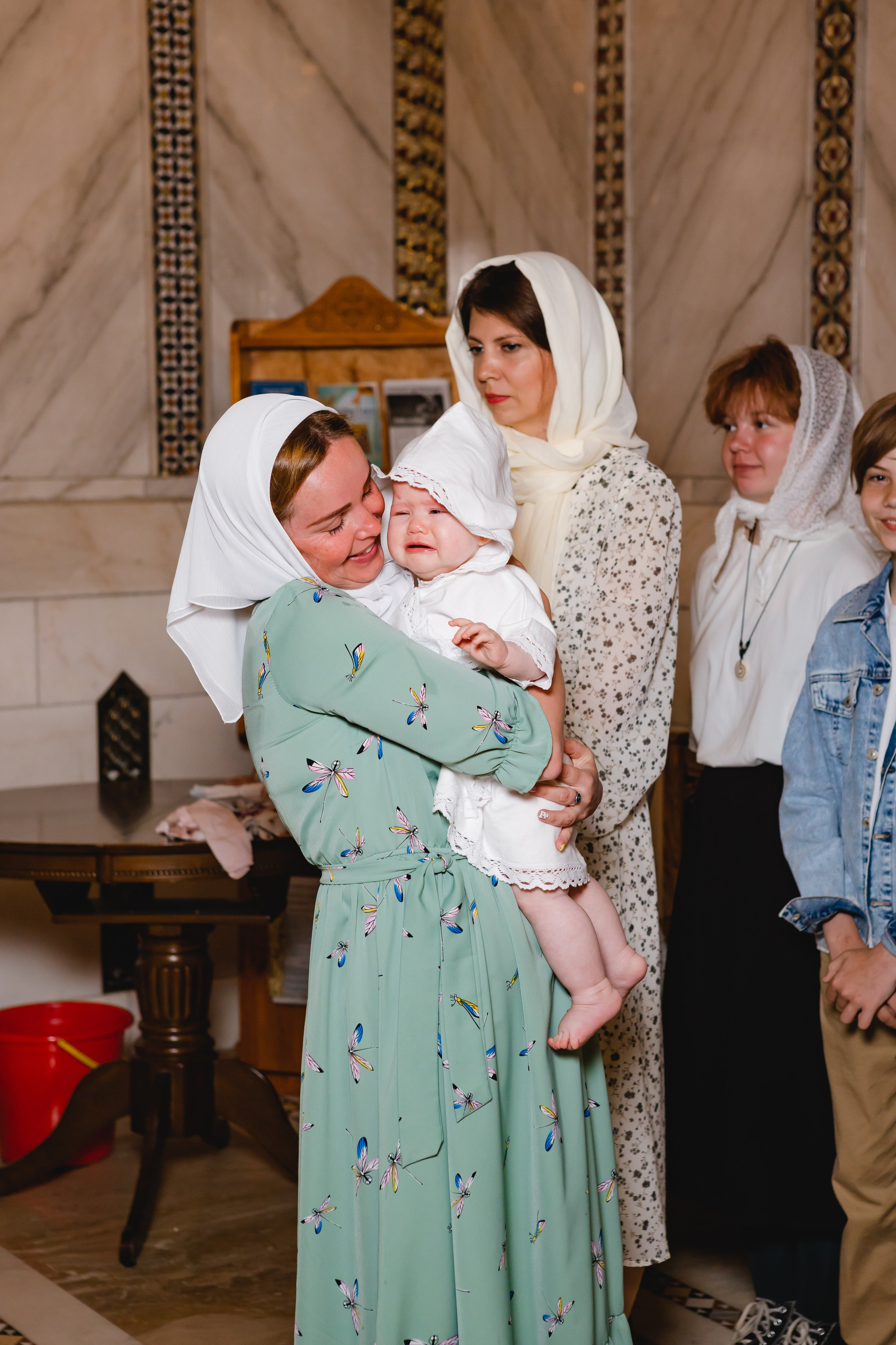 Таинство Крещения. Сайт с красивыми фотографиями и людьми