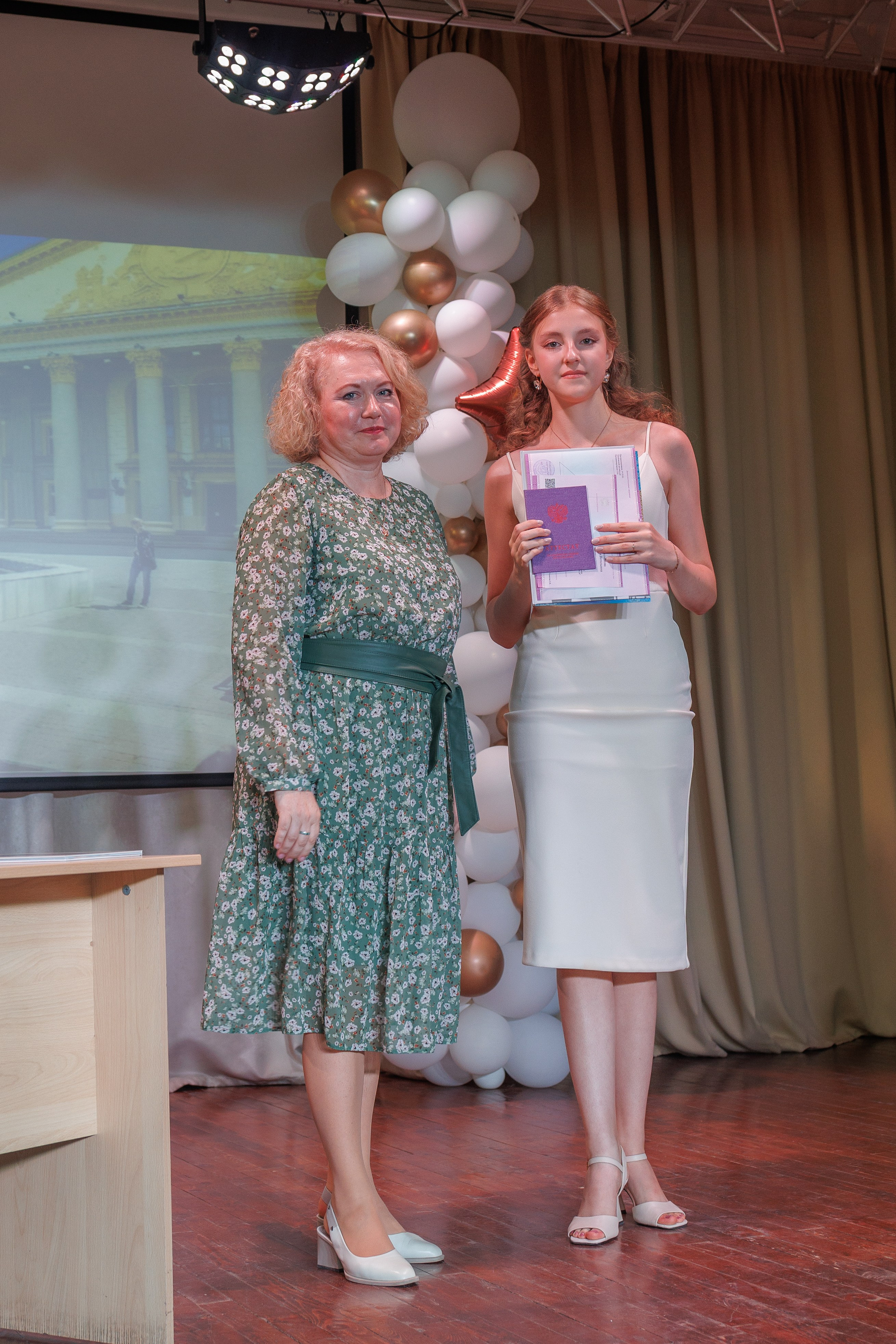 Вручение аттестатов. Свадебный и семейный фотограф в Новосибирске Ирина Дорошкова