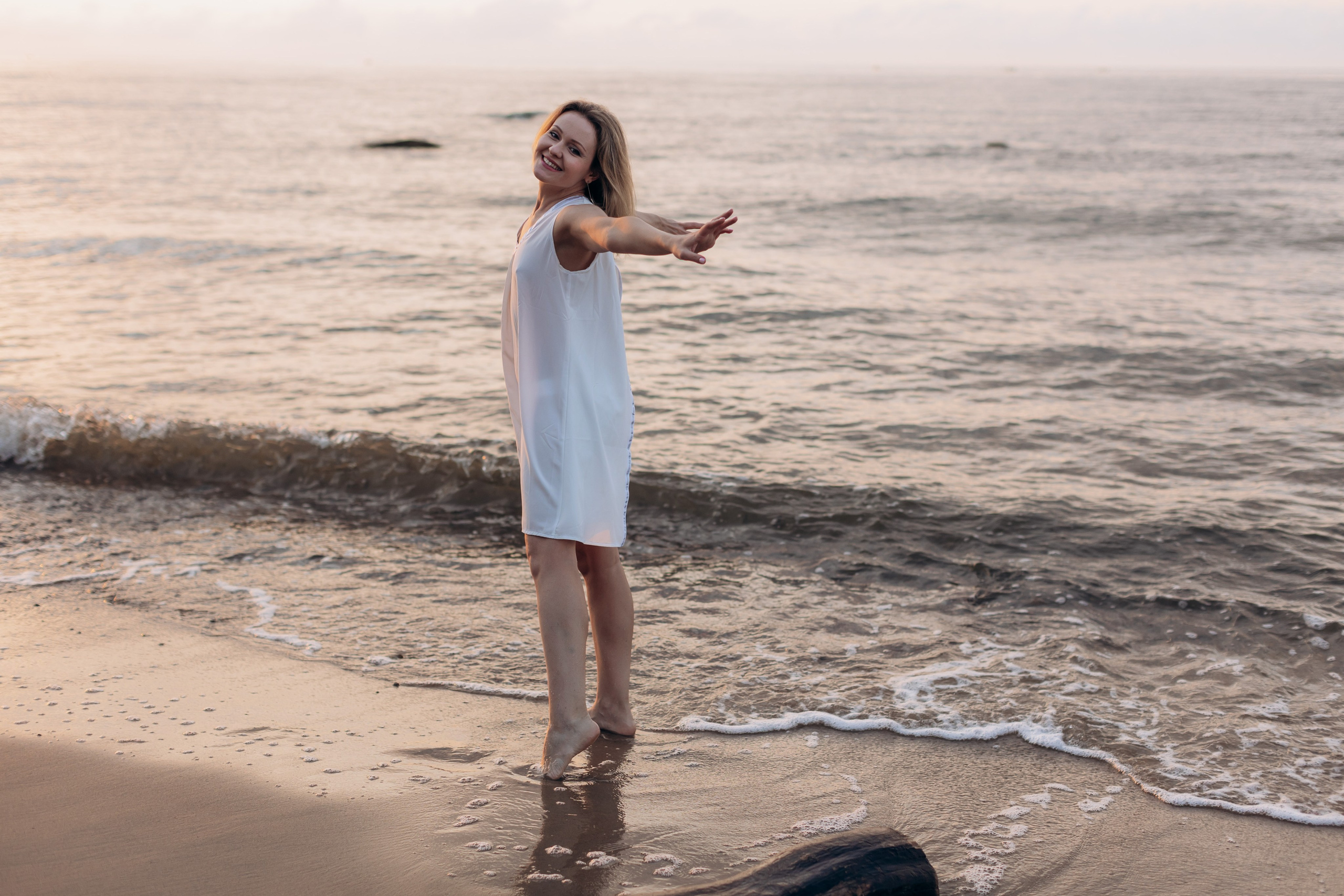 Подруги Отрадное закат лето. Фотограф в Калининграде свадебная фотография, репортажная, фотосессии