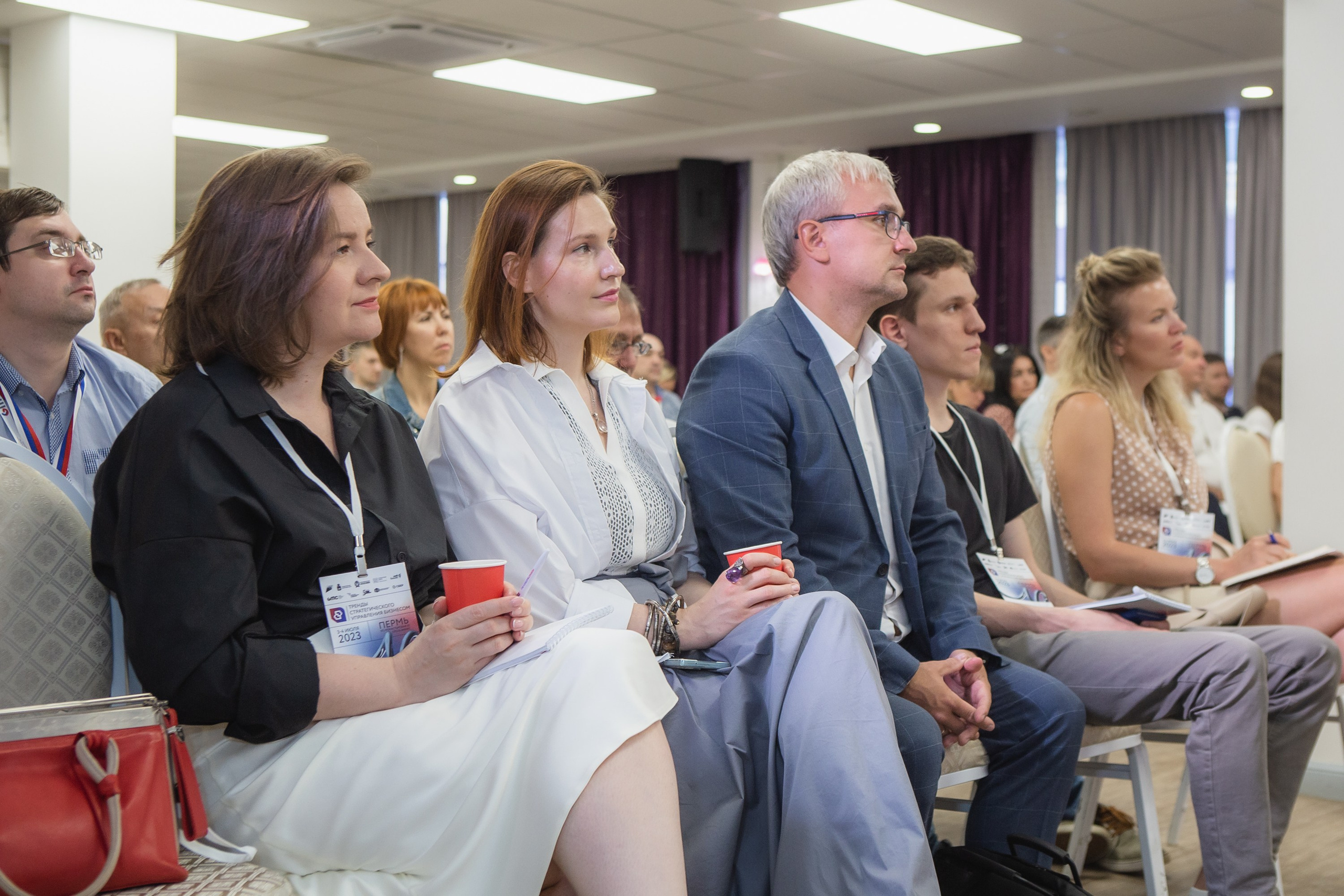 Репортаж с конференции GMC в Перми – фотографии. Репортажный фотограф в Перми Денис Голдобин