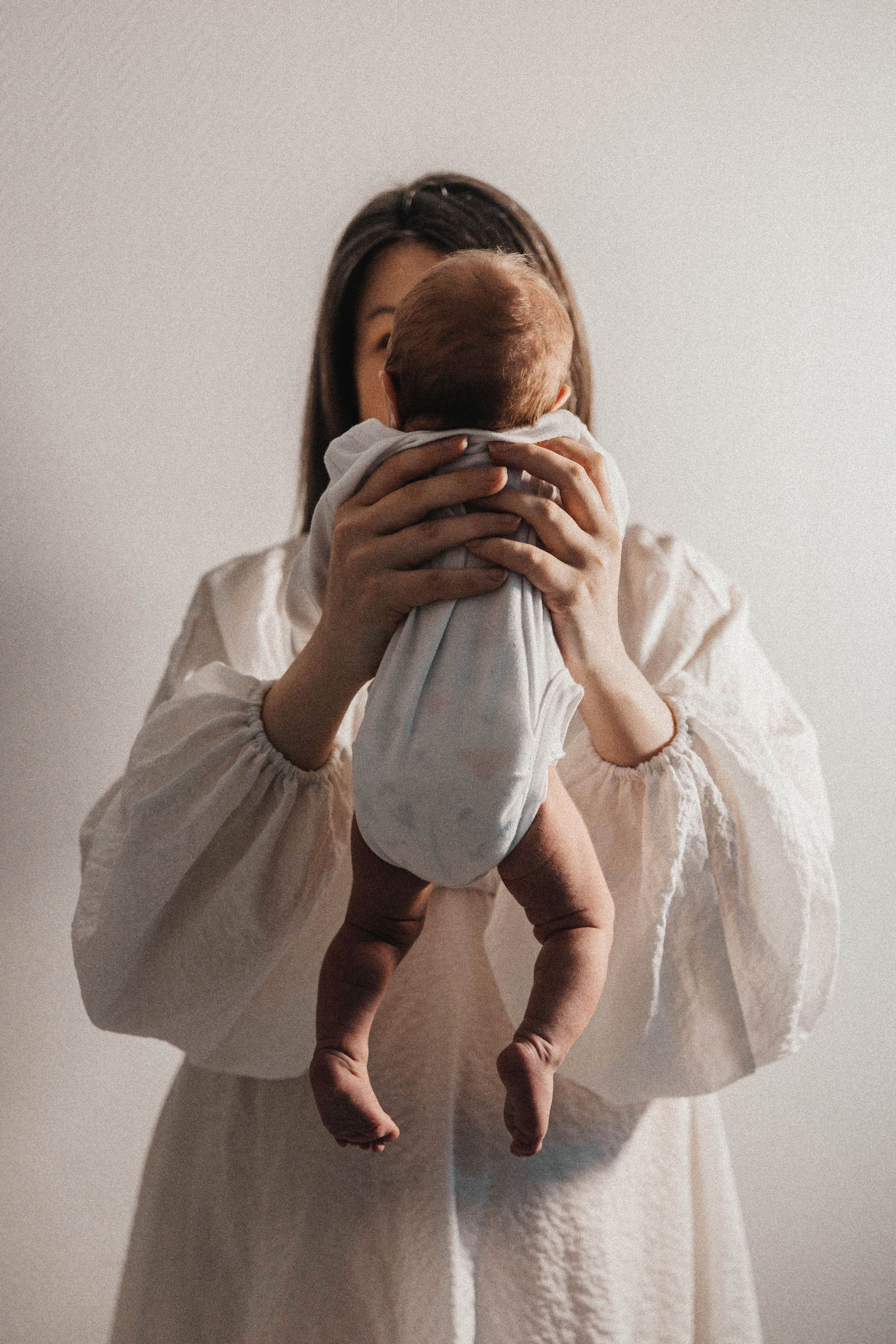 Альбом с естественной фотосессией ньюборн. Фотограф новорожденных Москва, Люберцы, Жуковский, Раменское