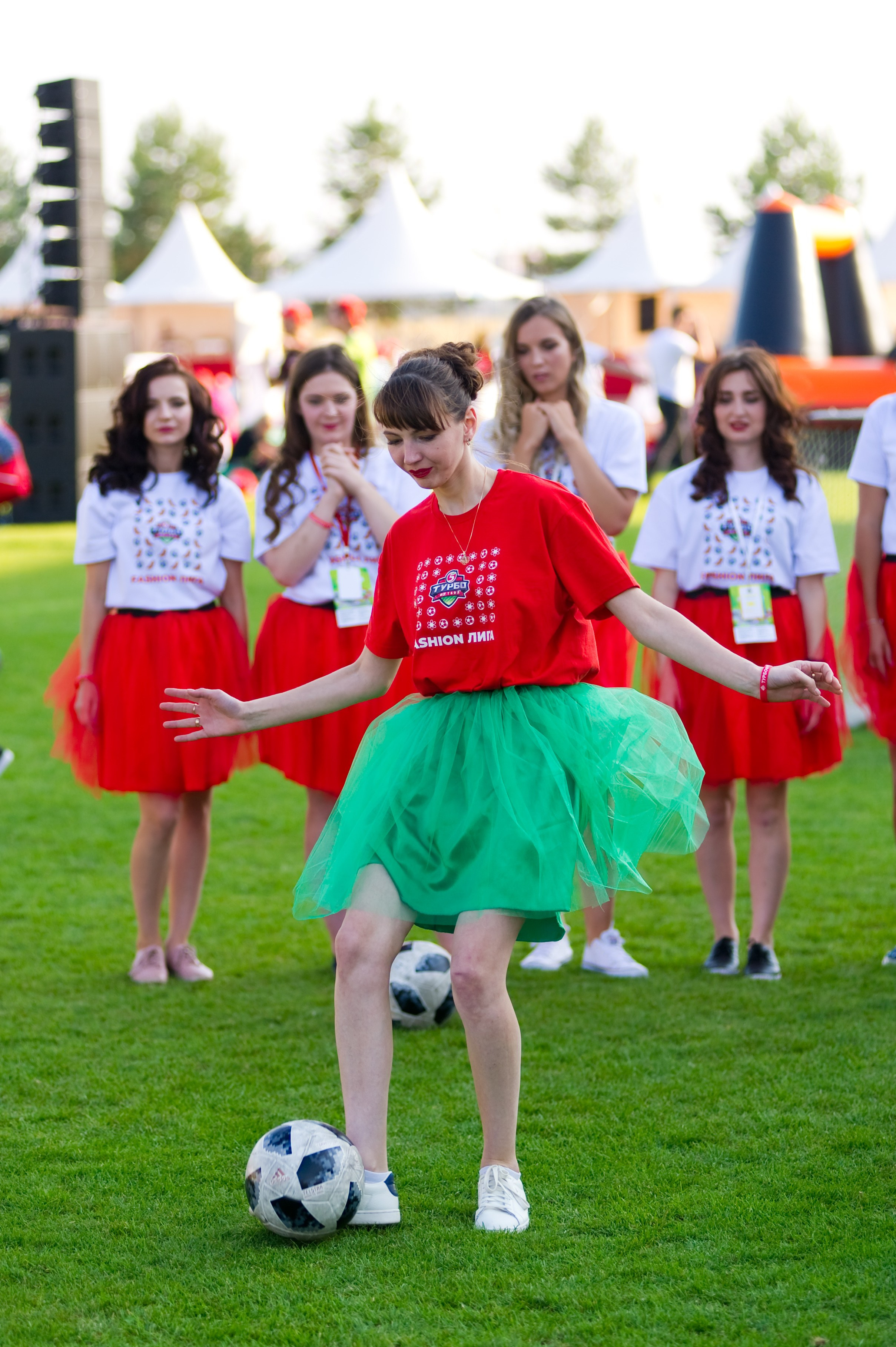 Турбофутбол (корпоративное соревнование «Пятерочки»). Репортажный фотограф и видеограф Слава Думчев. Тимбилдинги, отчетники, корпоративы