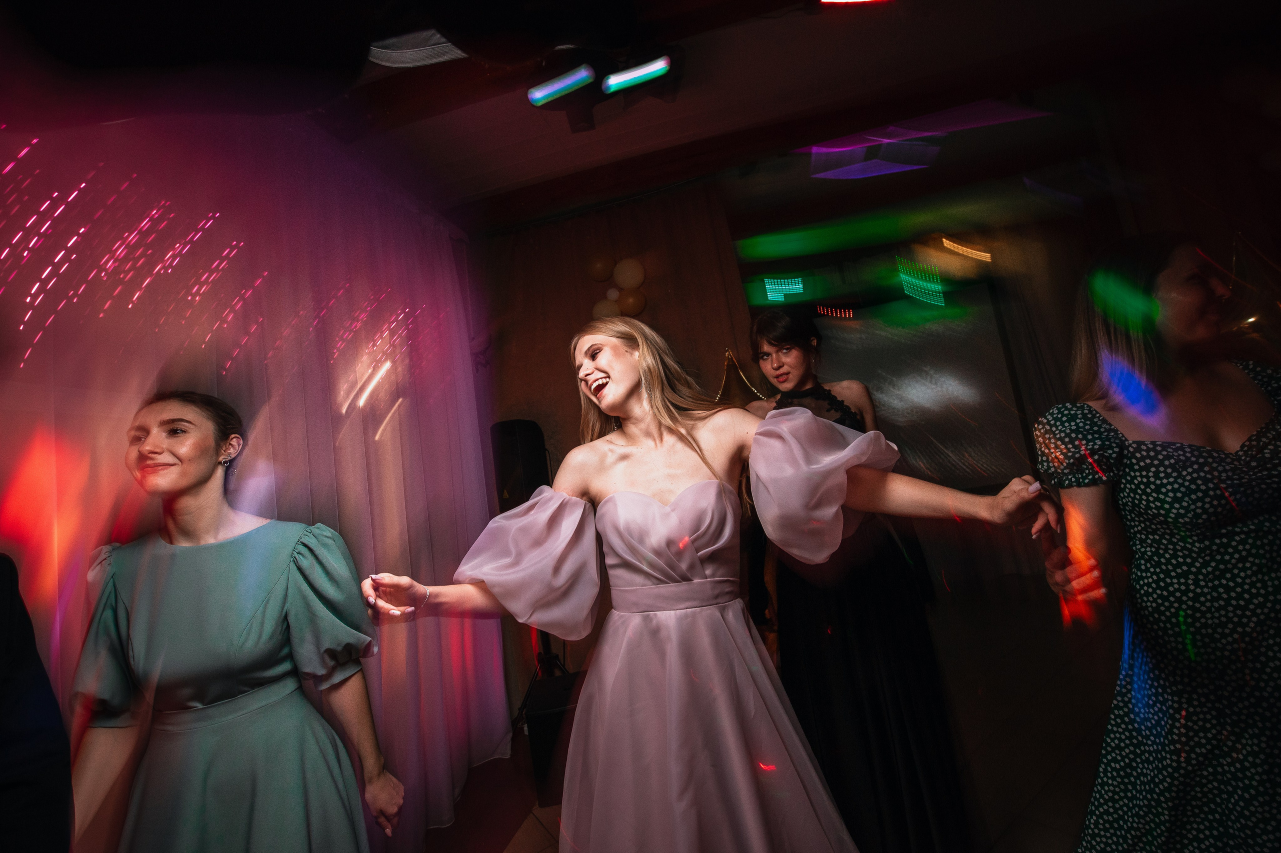 Выпускные школ. Свадебный и репортажный фотограф