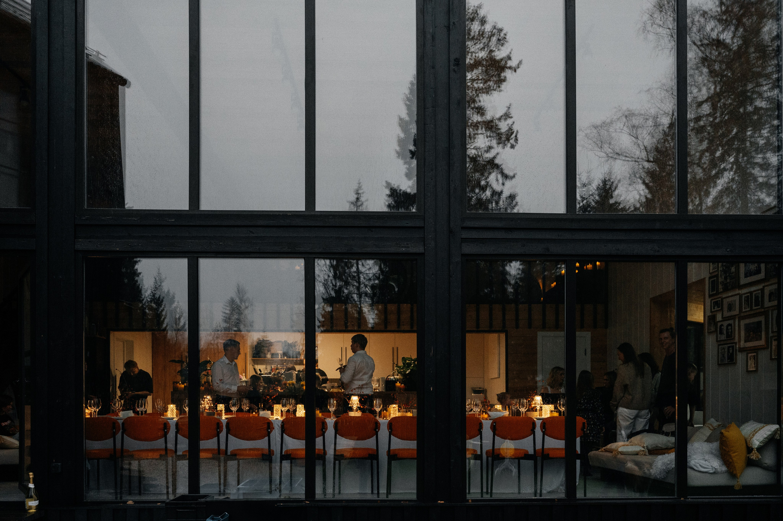 Невероятно атмосферный семейный ужин. Wedding photographer in Moscow and around the world Andrey Medvednikov