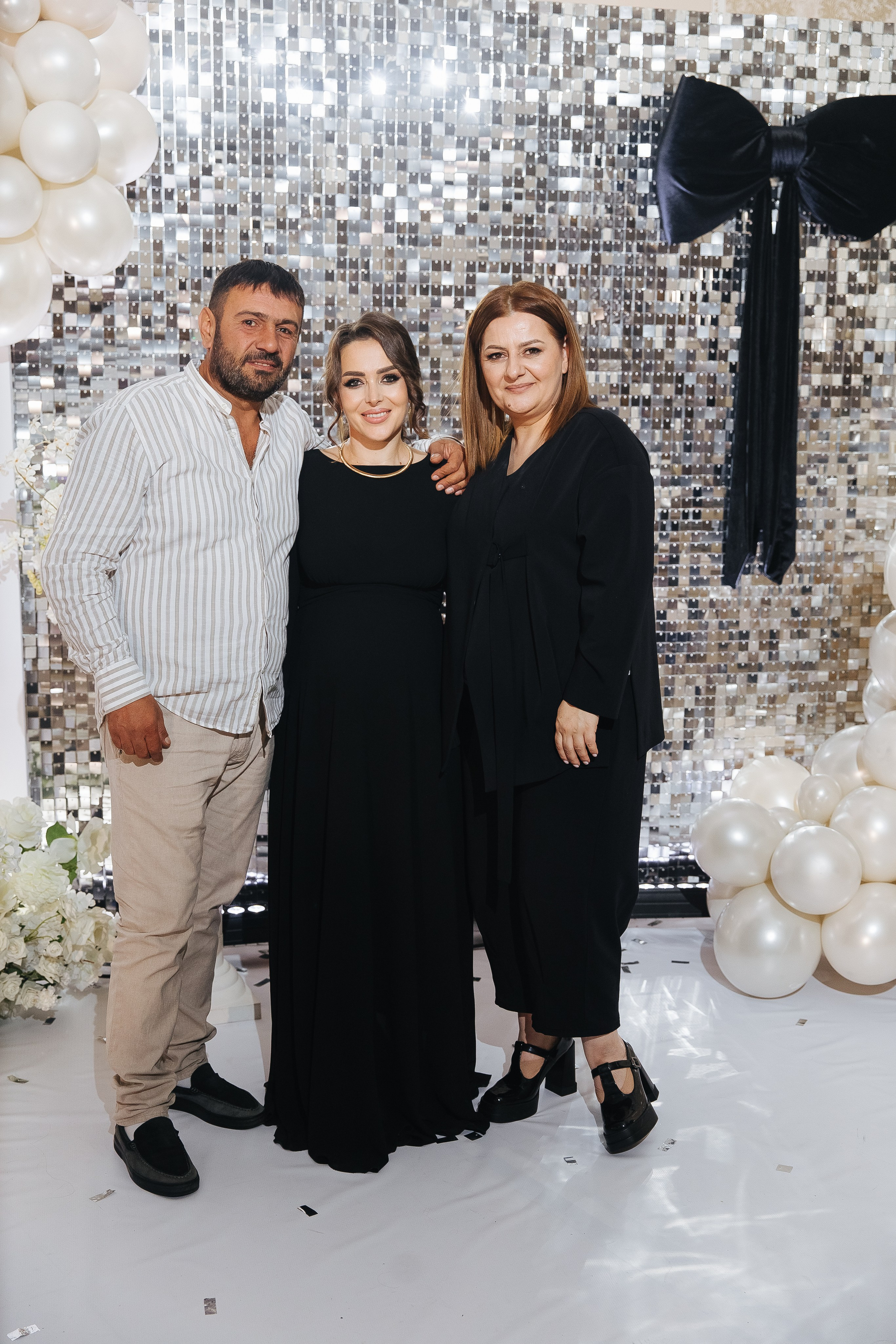 Ани и Назели. 35&5 День рождения, «Янтарь». Фотограф в Красноярске Надежда Воскресенская