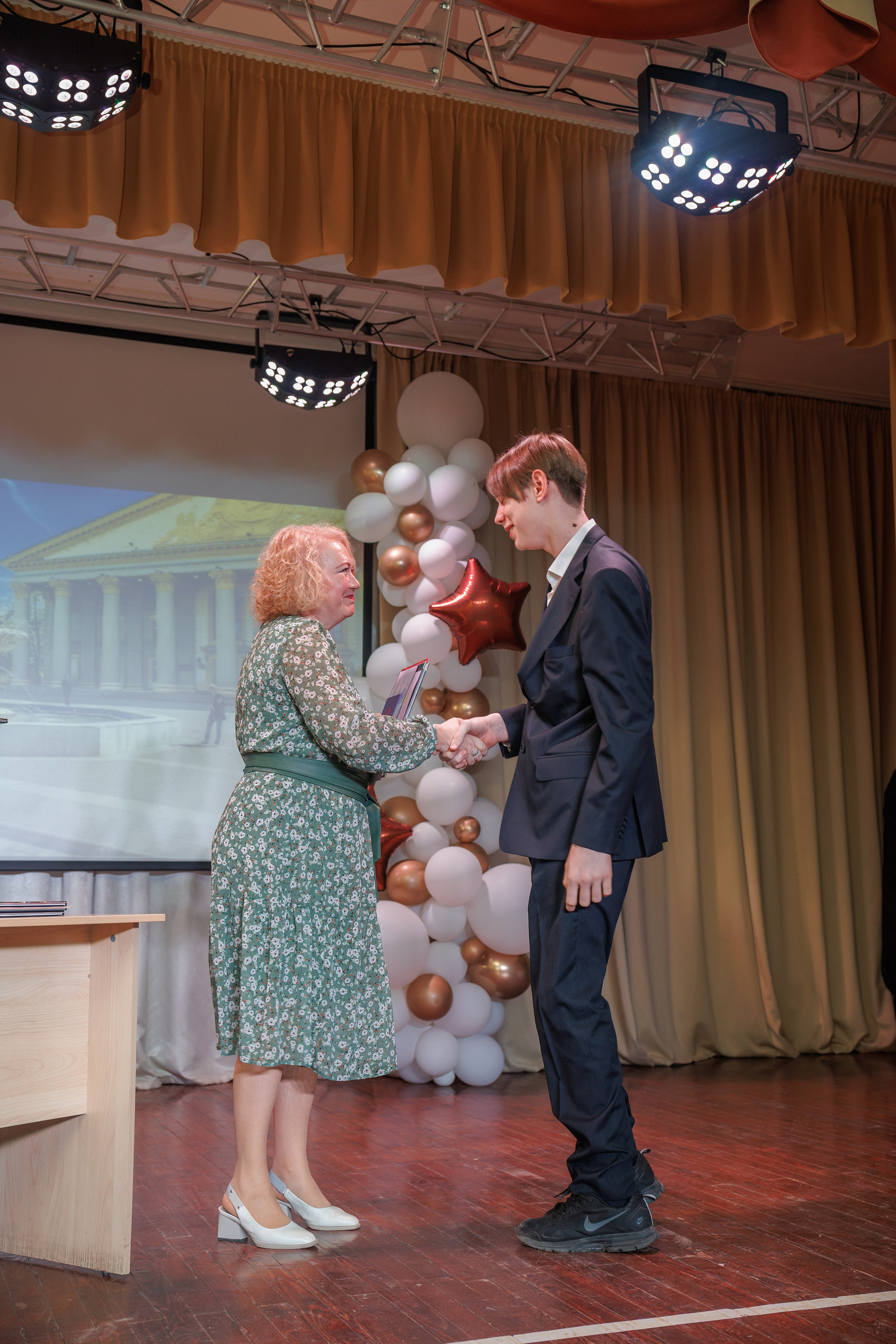 Вручение аттестатов. Свадебный и семейный фотограф в Новосибирске Ирина Дорошкова