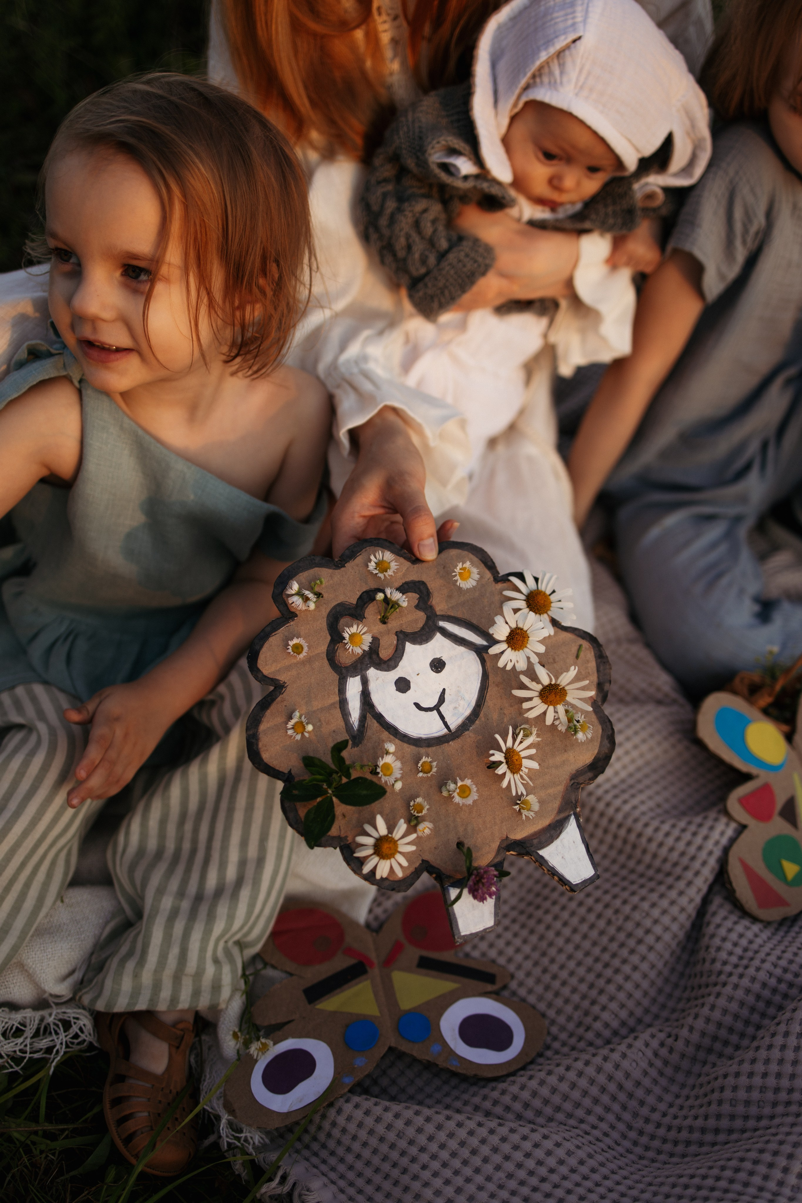 Семейная фотосессия в поле. Семейный фотограф в Москве Марина Петра