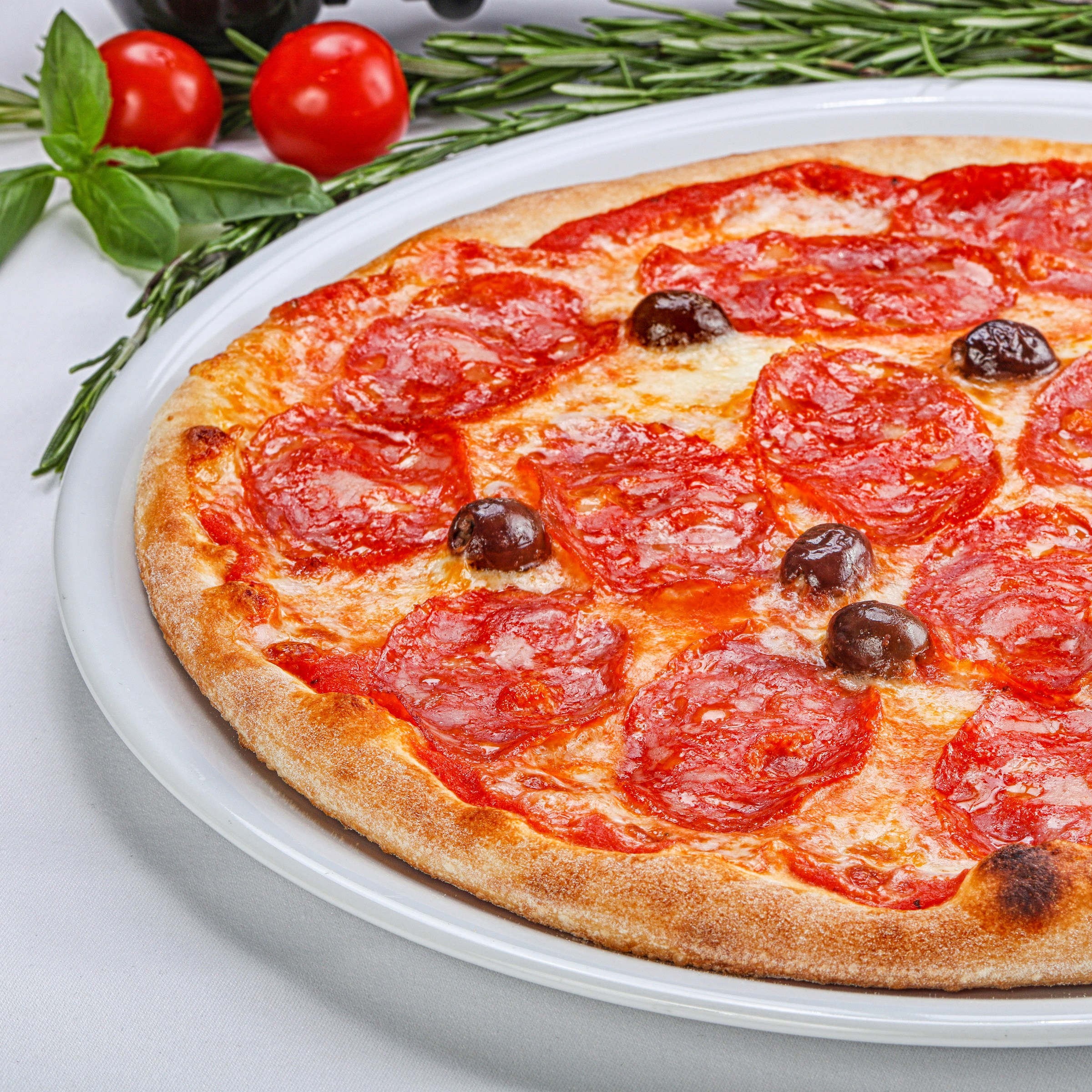 Фотосъемка пиццы. Заказ по тел.: +7 (906) 006-90-22. Фуд-фотограф Андрей Старостин — съемка еды в Москве. 9000 руб. в час