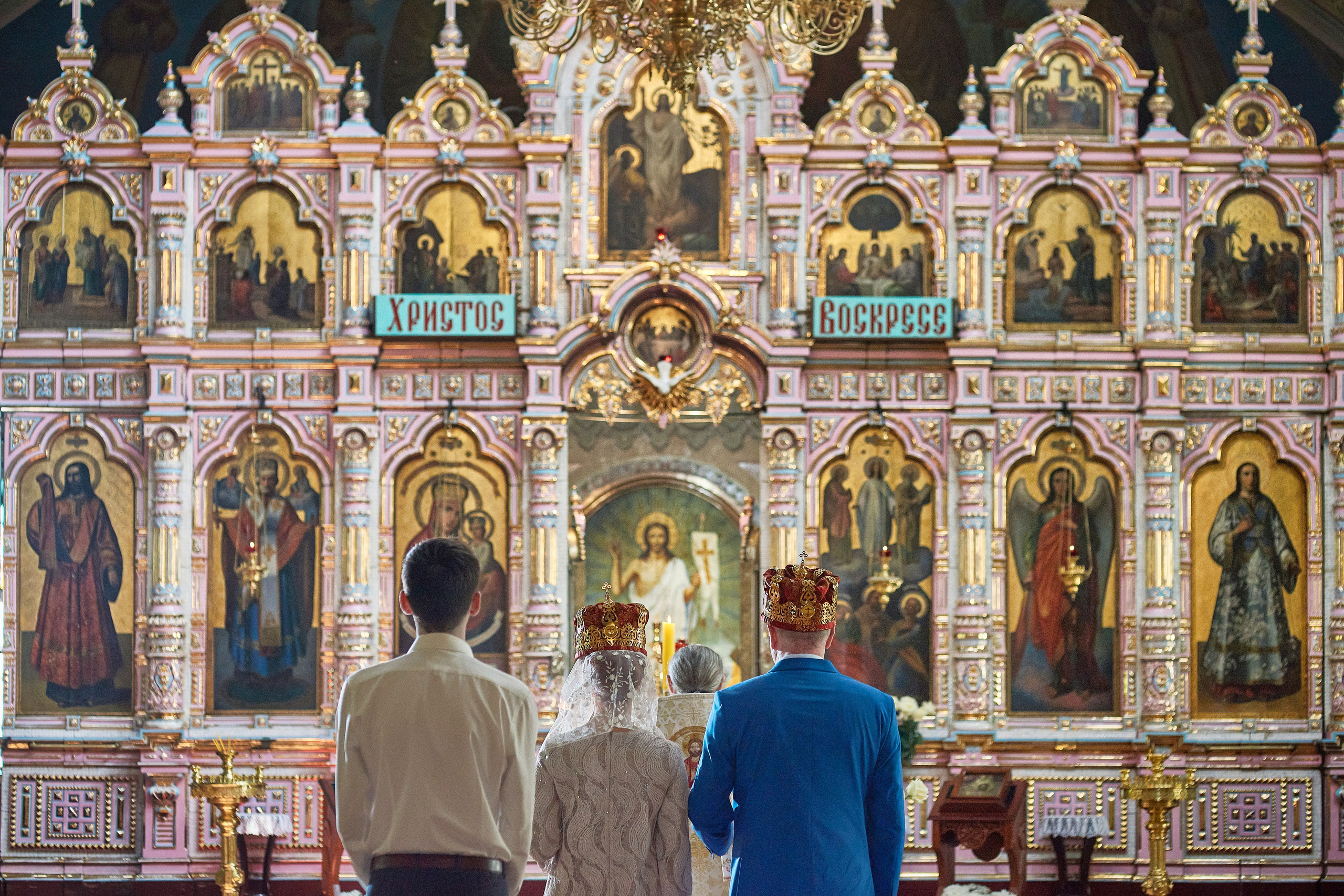 Венчание в церкви. Фотограф Владимир Артамонов