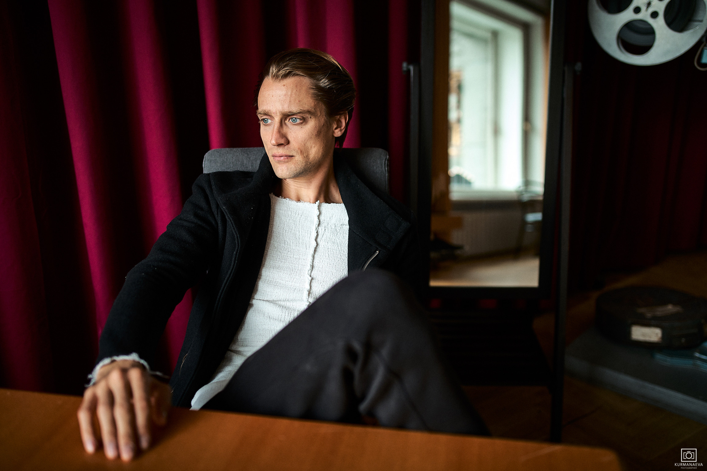 Мужская фотосессия на локации Дом кино Фотограф парней