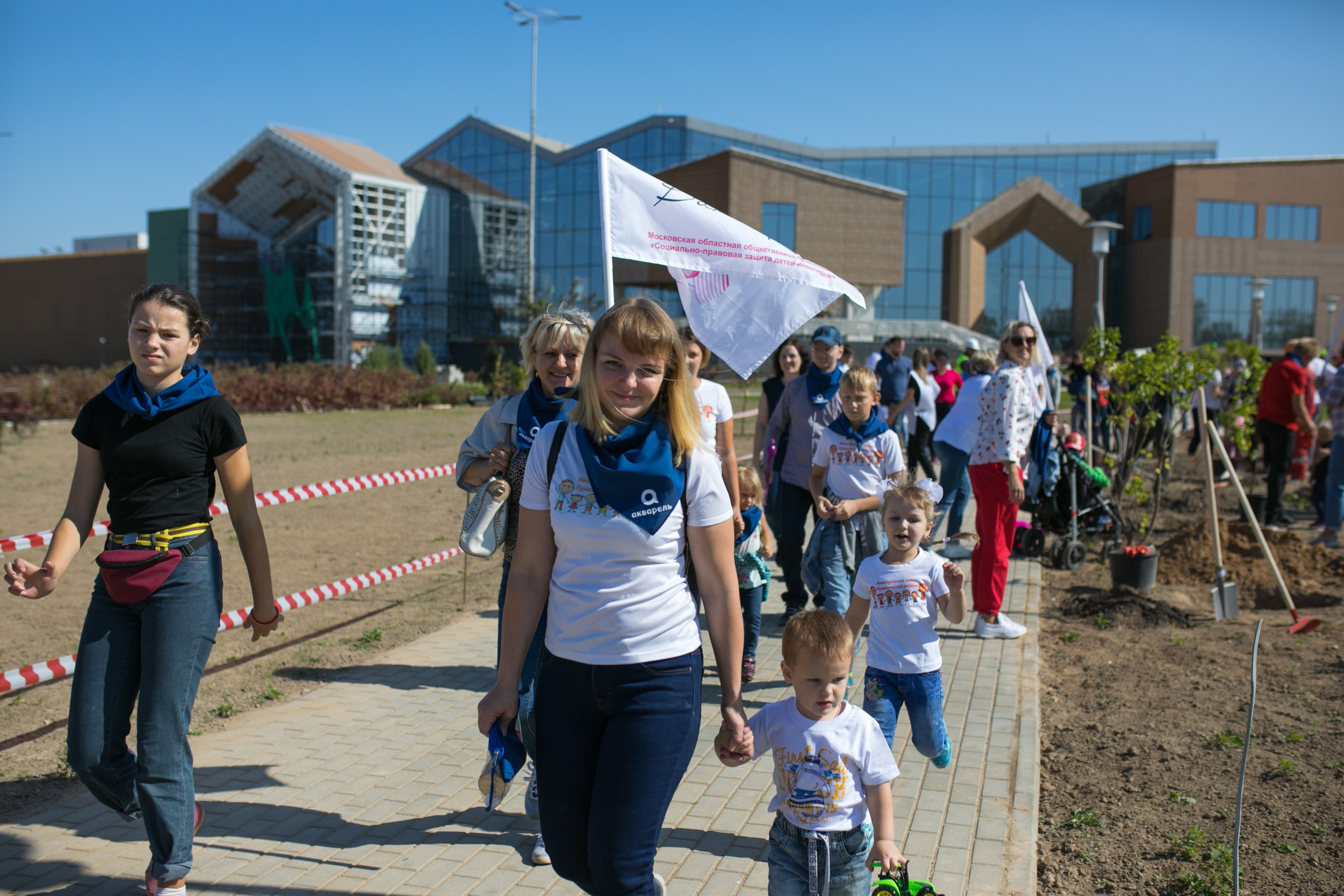 Экологическая акция «Акварельная аллея» ТРЦ Акварель Парк г. Пушкино. Портретный фотограф в Москве Анна Лукерьина