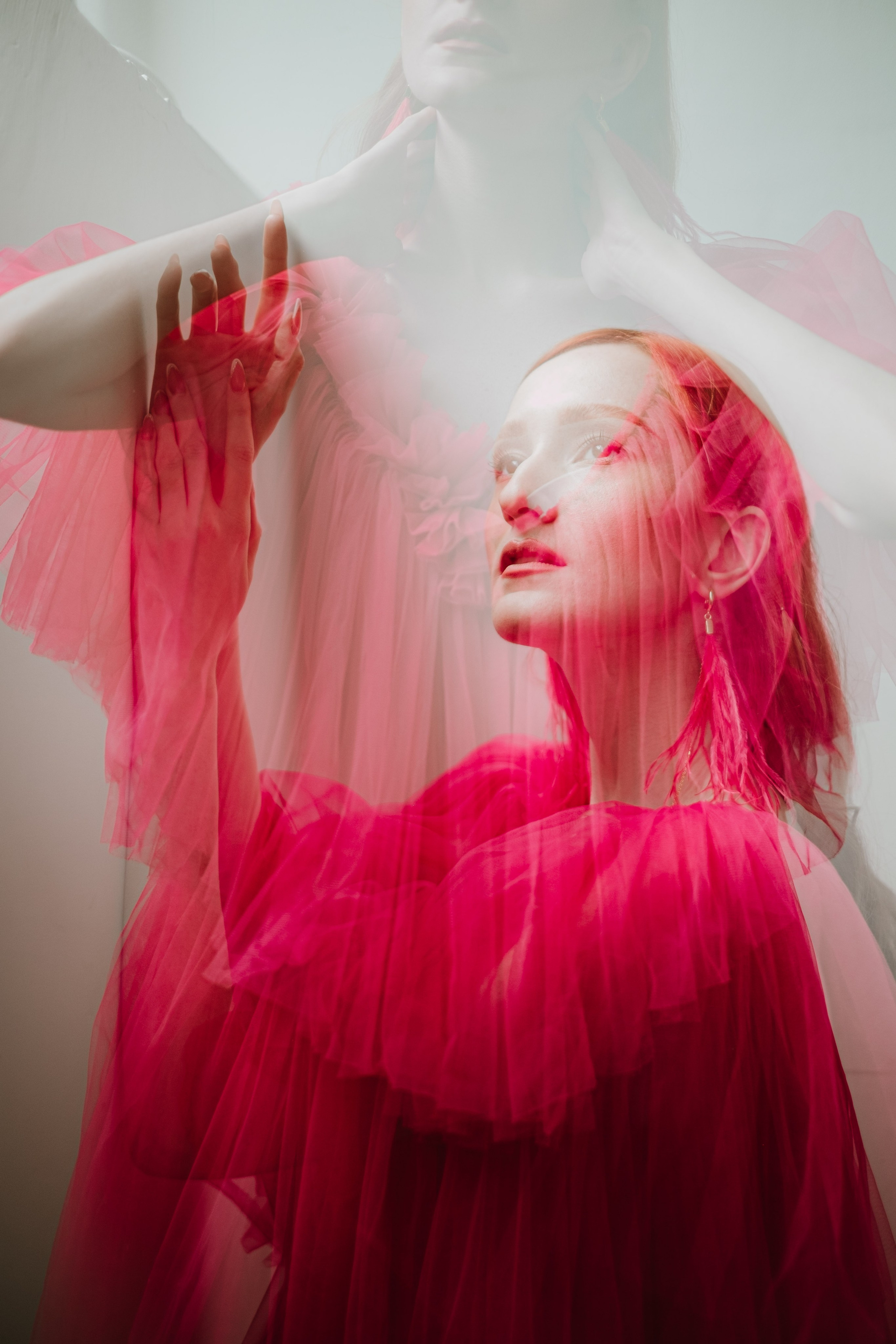 Фотосессия с платьем в студии. Портреты студия Москва. Модельные тесты. Lovestory студия в Москве. Женсий фотограф