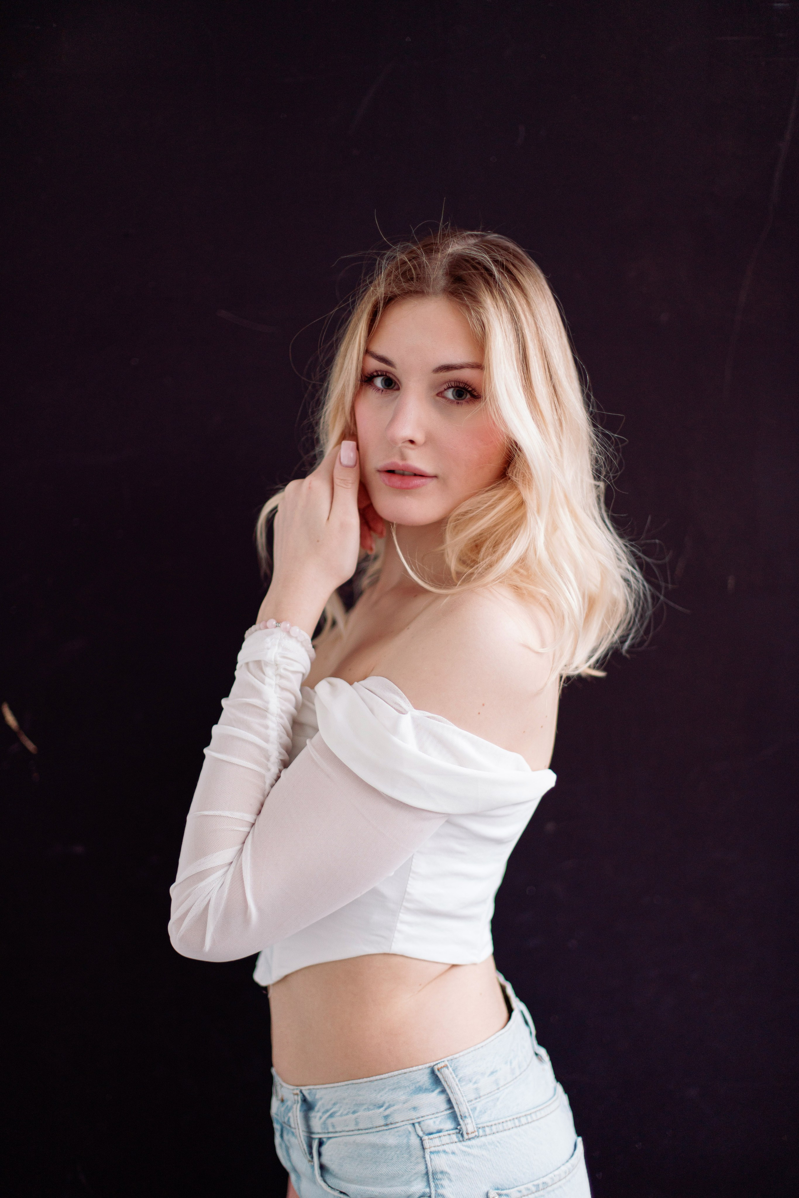 Фотосессия для девушки в Москве, Модельные тесты. Портреты студия Москва. Модельные тесты. Lovestory студия в Москве. Женсий фотограф