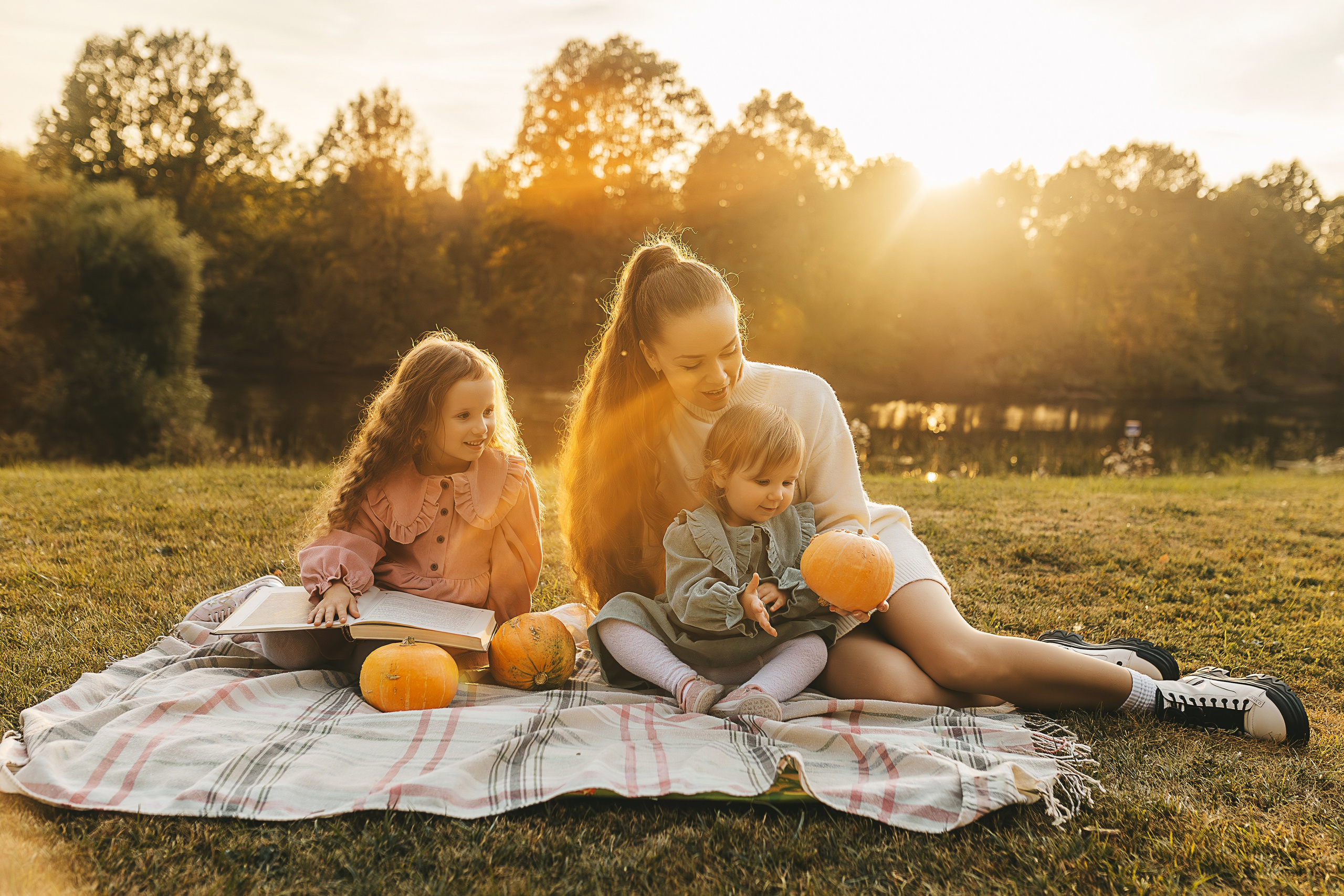 Осеняя Фотосессия мамы с дочками. Семейный и женский фотограф в Москве Надежда Воробьева