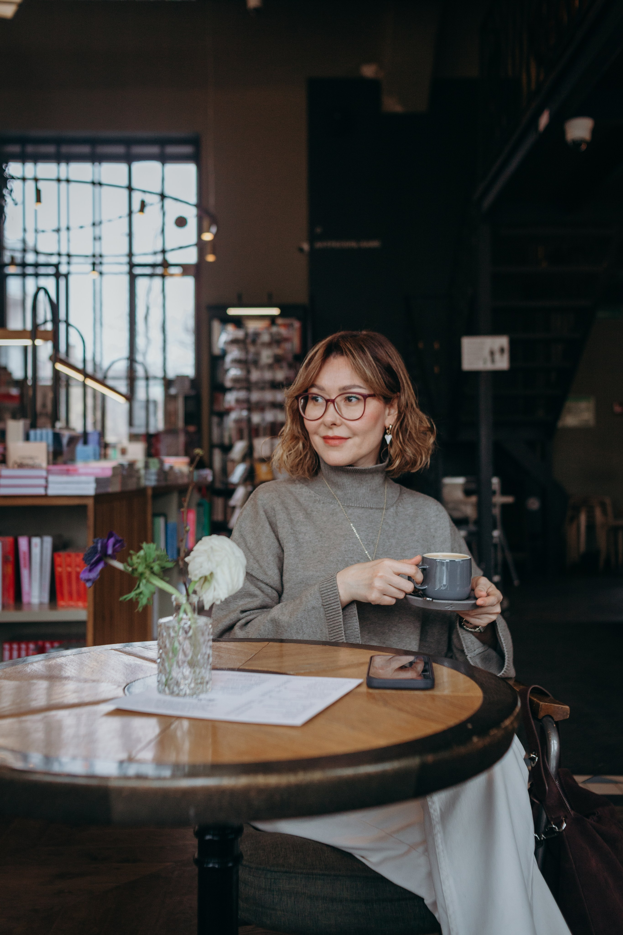Имиджевая фотосессия для стилиста в Подписных изданиях. Семейный фотограф во Всеволожске и Санкт-Петербурге Юлия Капустина