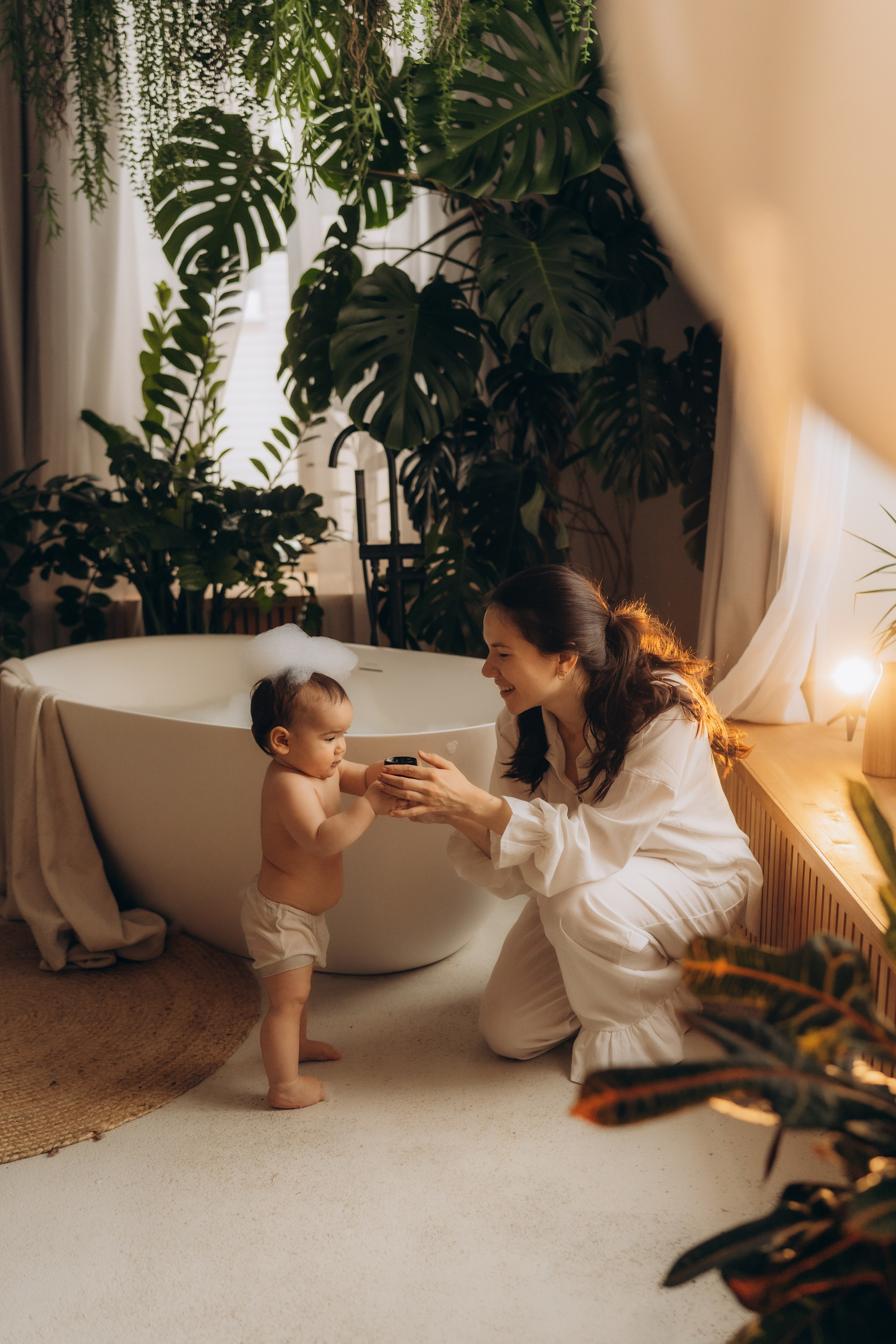 Мама с дочкой, банные процедуры. Семейный фотограф в Казани