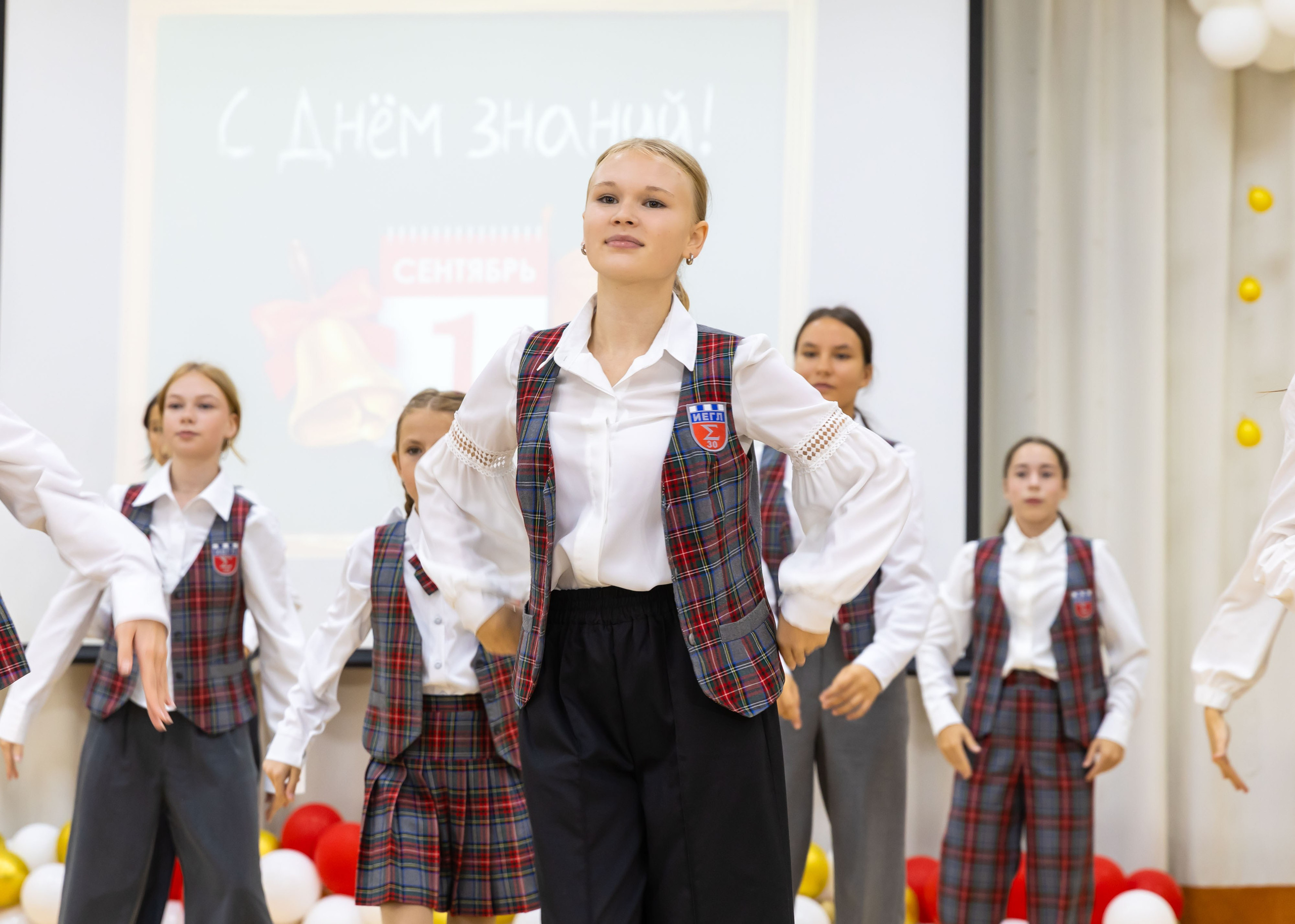 01.09.2025 Первое сентября, 30 школа. ФОТОГРАФ ВИНОГРАДОВА ДАРЬЯ