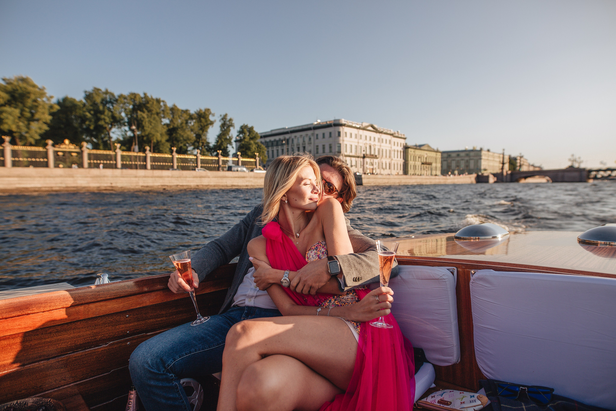 Прогулка на катере по рекам и каналам. Свадебный и семейный фотограф Спб Бошман Ирина