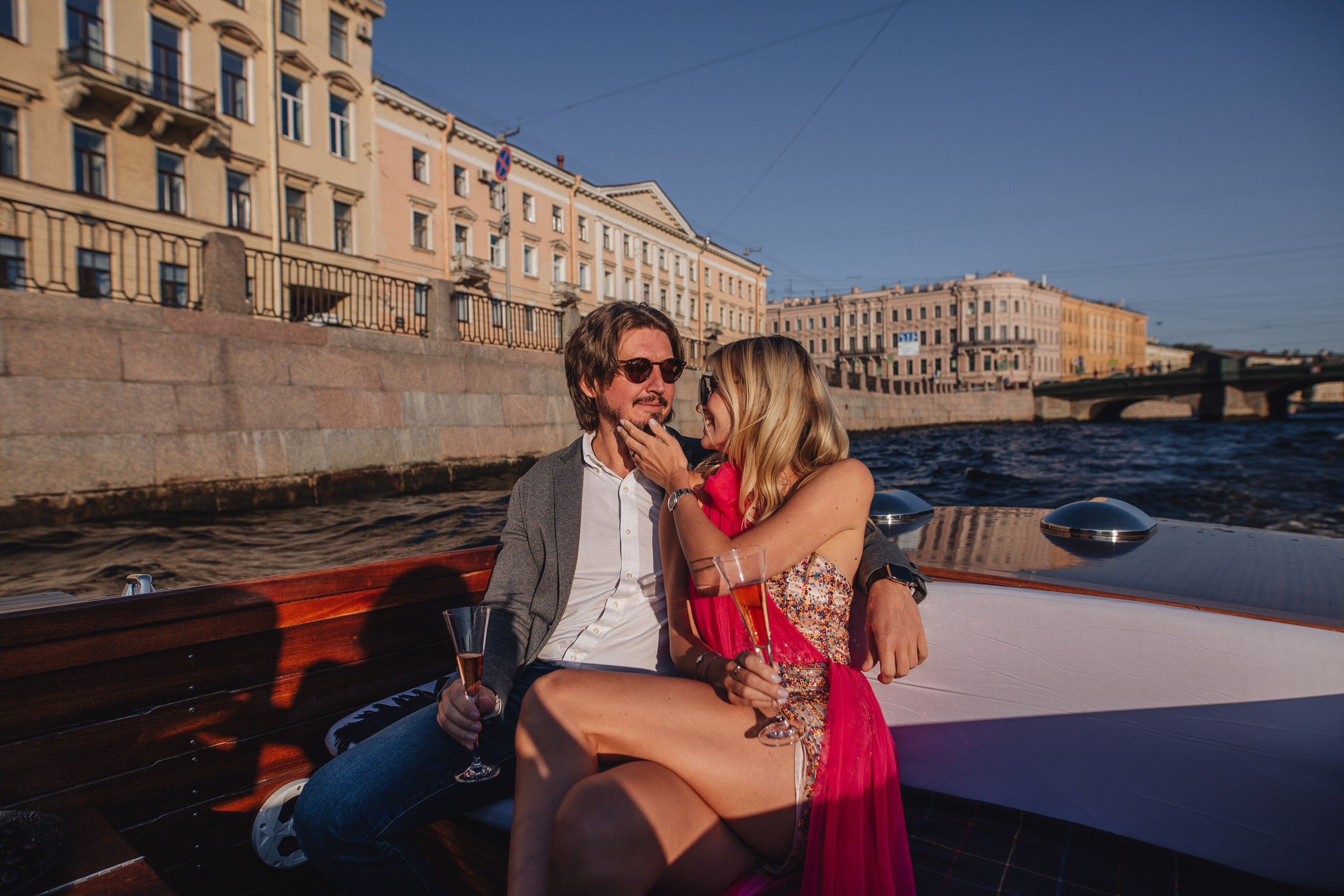 Прогулка на катере по рекам и каналам. Свадебный и семейный фотограф Спб Бошман Ирина