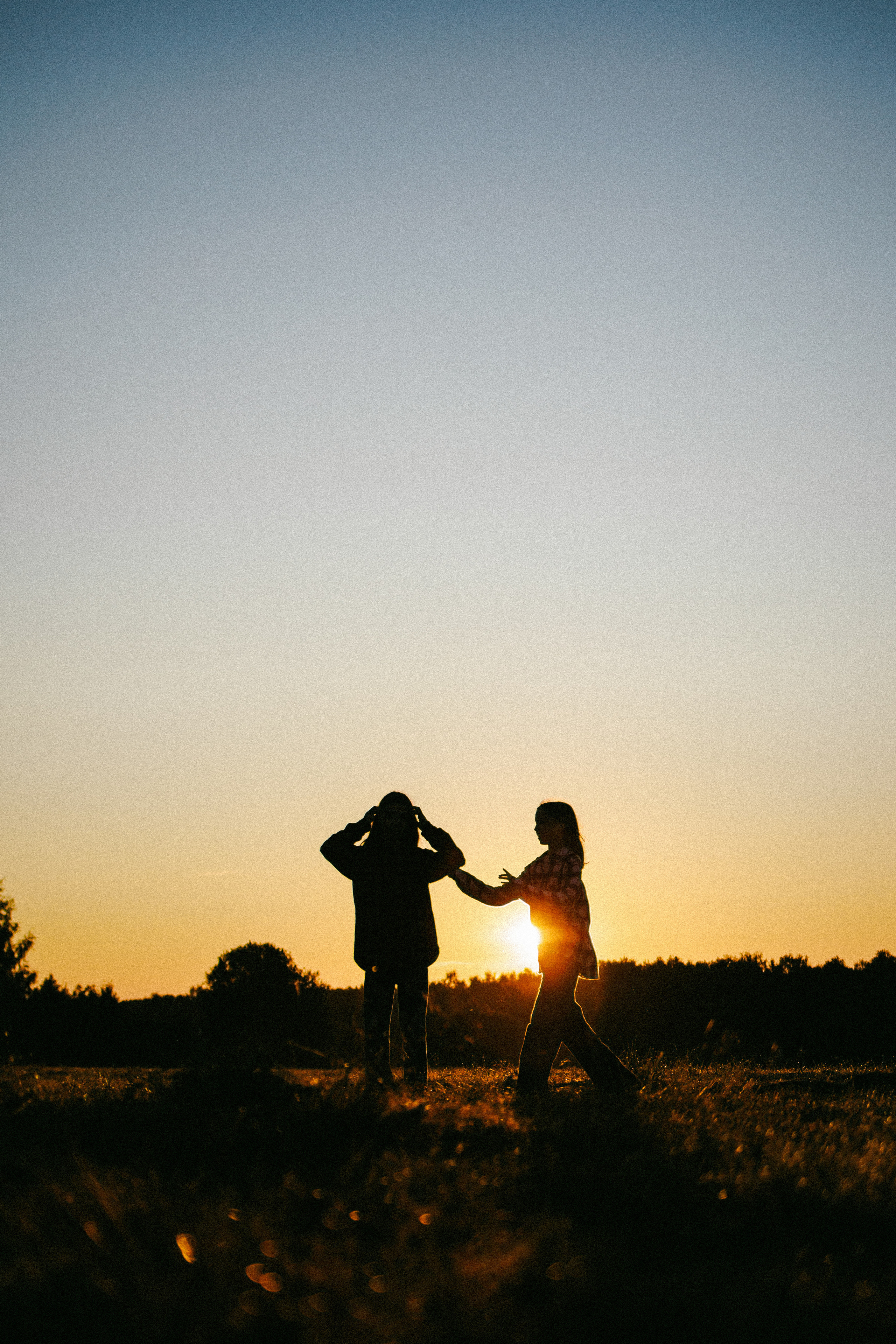 Девочки и рассвет. Фотораф — анималист Мария Шистка