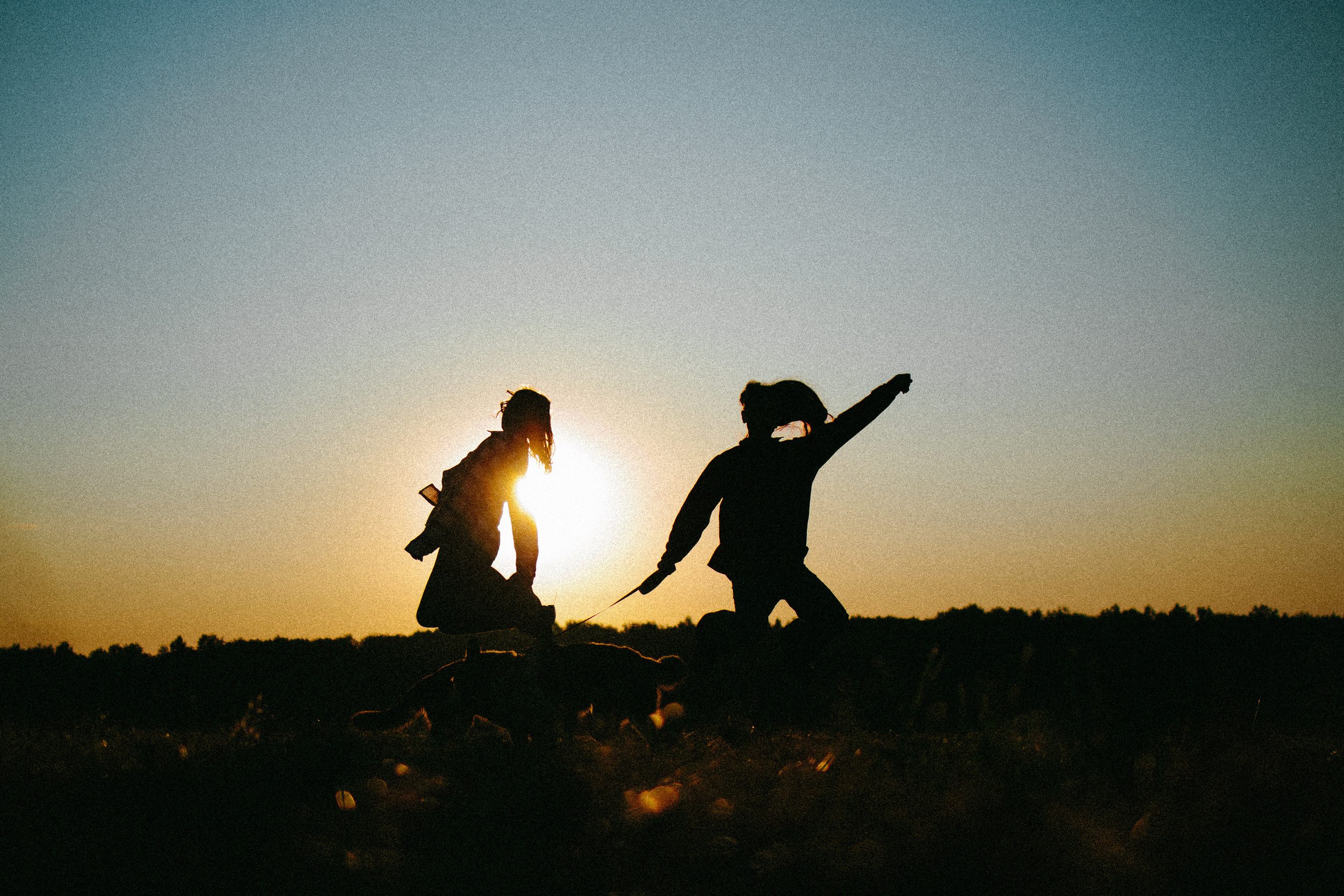 Девочки и рассвет. Фотораф — анималист Мария Шистка