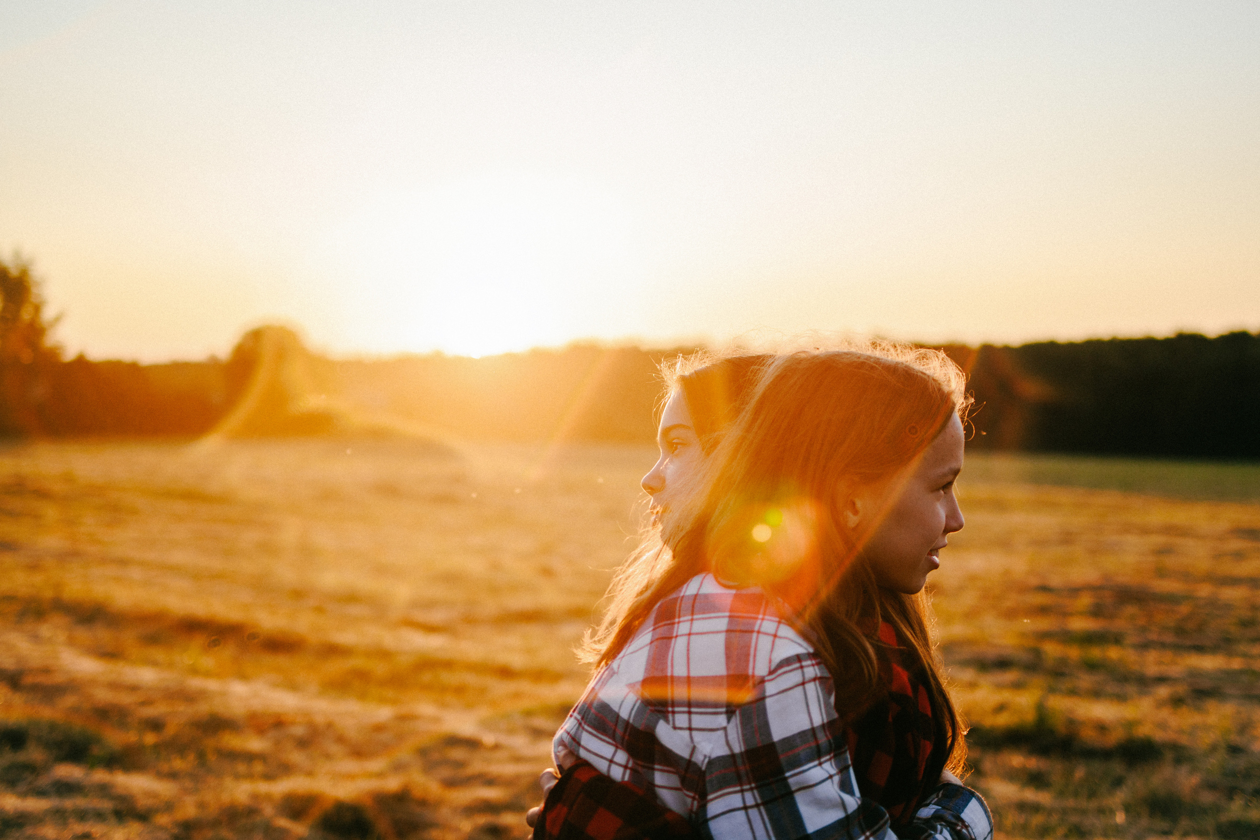 Девочки и рассвет. Фотораф — анималист Мария Шистка