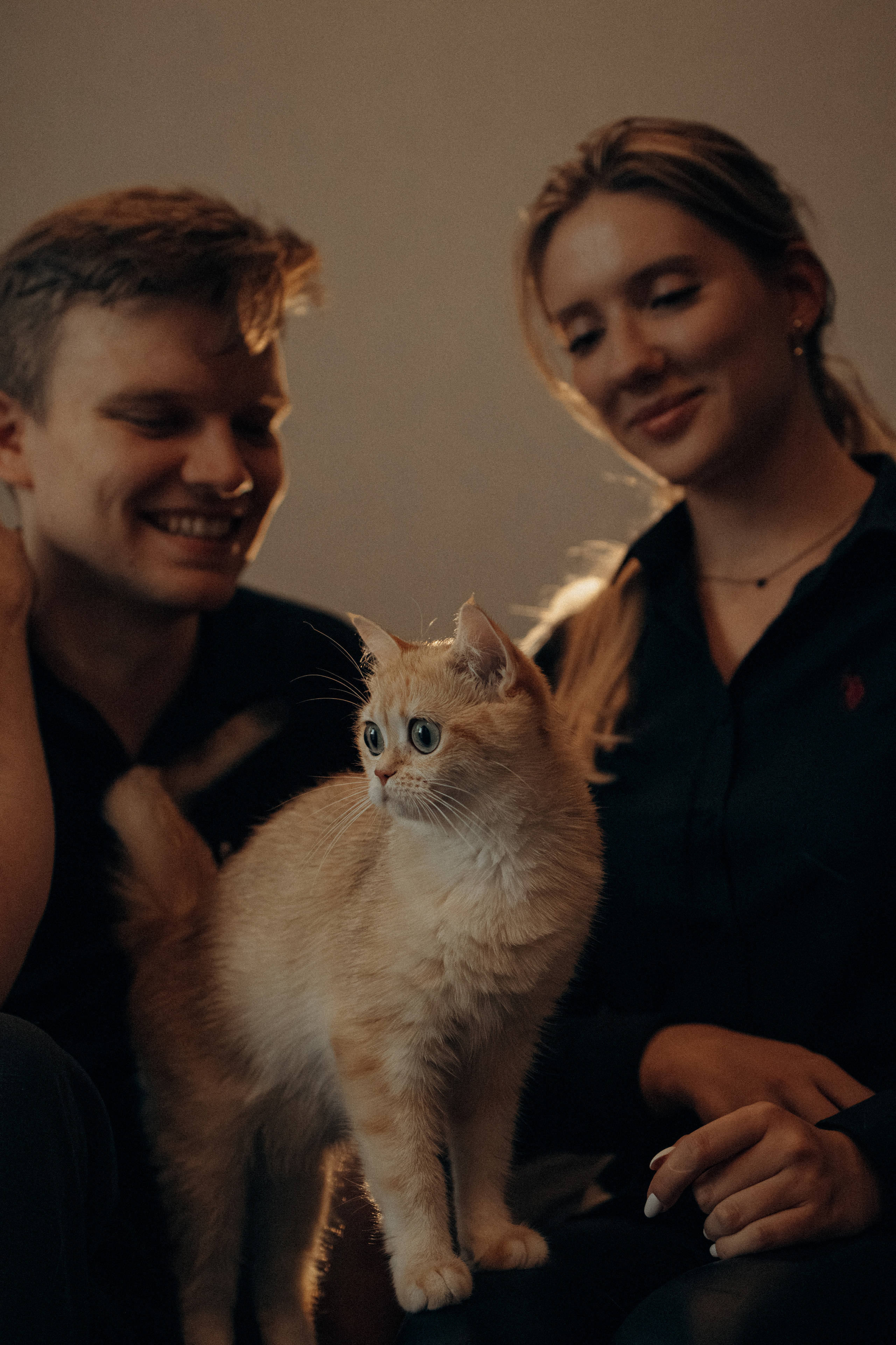 Илья, Люба и котики. Фотораф — анималист Мария Шистка