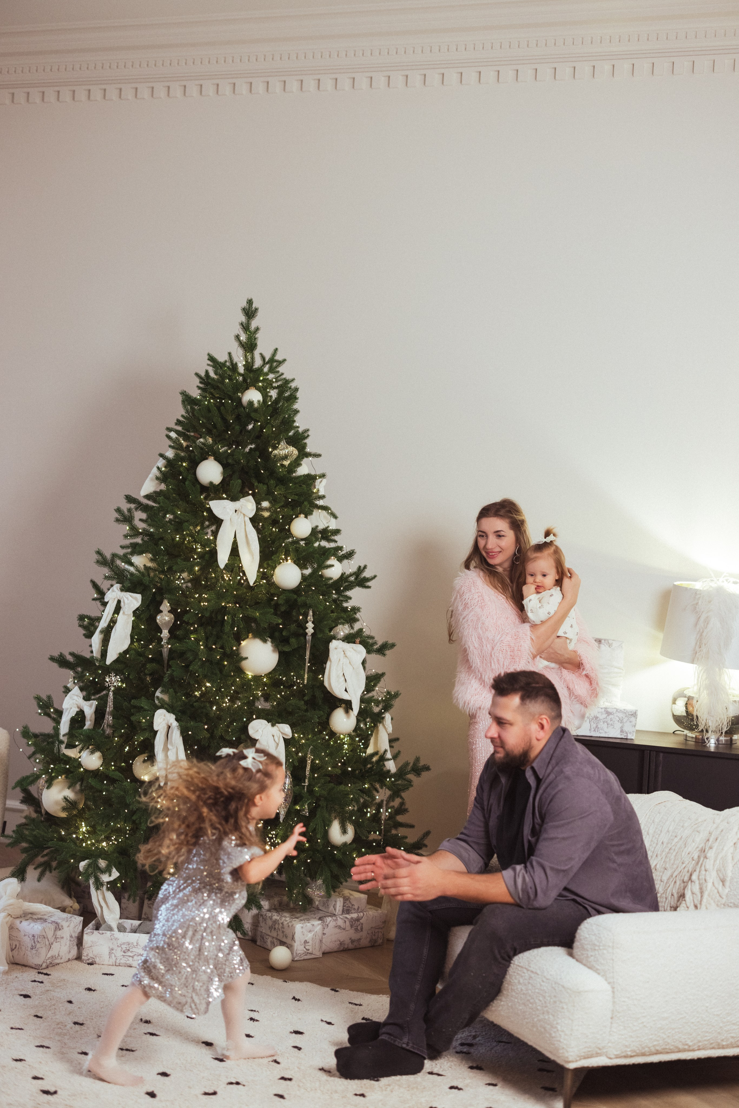 Семейная новогодняя фотосессия в фотостудии «Париж», г Краснодар. Семейный и детский фотограф в Краснодаре Анна Трашкова