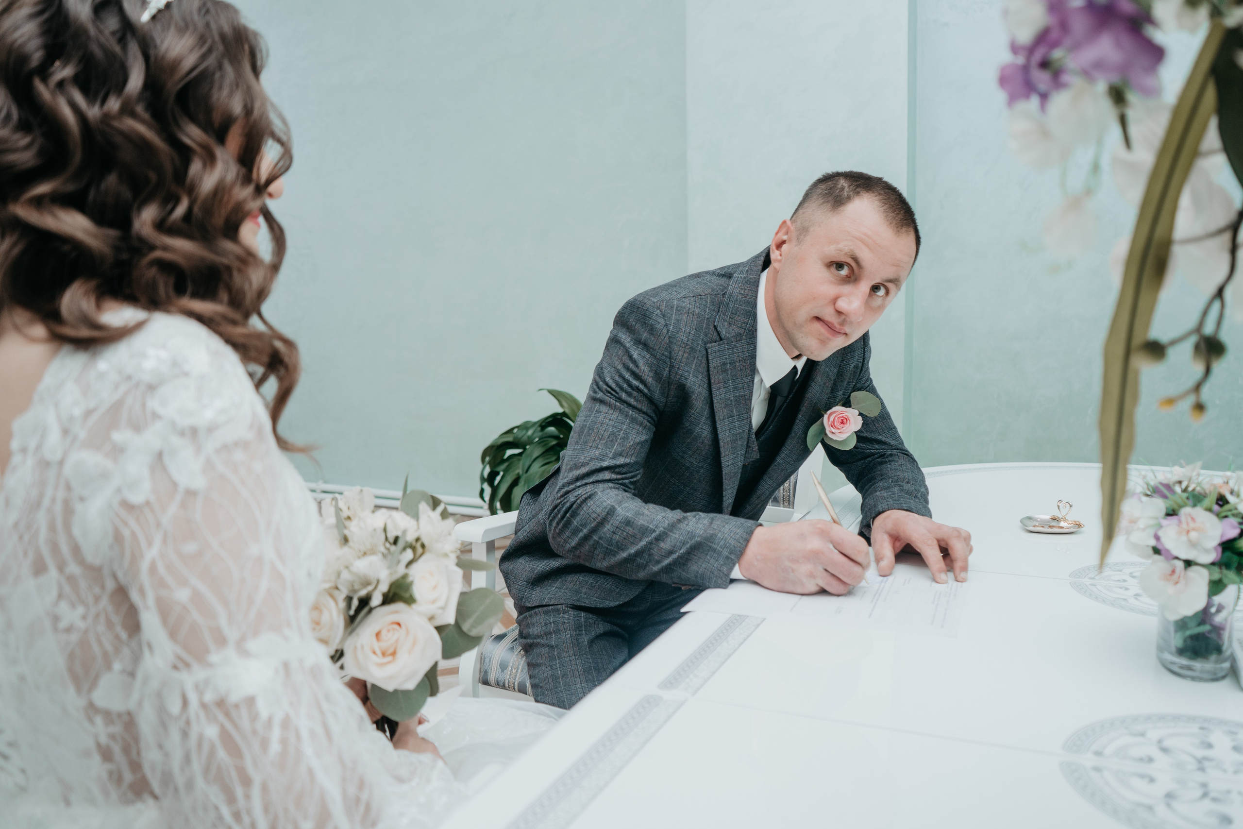 Свадебный фотографии с прогулки в окрестностях Улан-Удэ. Фотограф в Улан-Удэ. Свадебный фотограф в Улан-Удэ